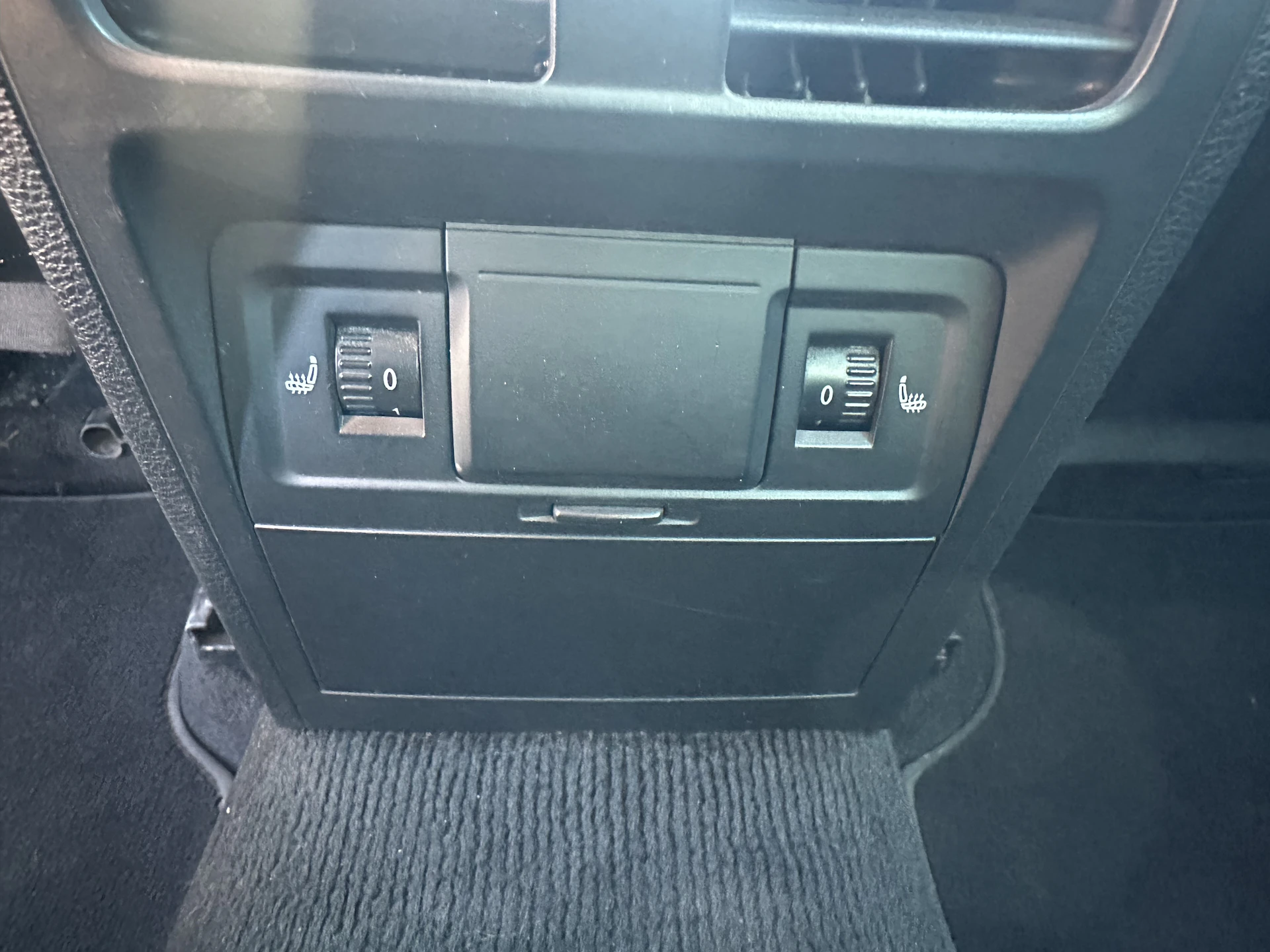 Car Image https://s3-gearspark.s3.amazonaws.com/uploads/user/100096/f4e281a555e64c688943640321bf9f88.webp
