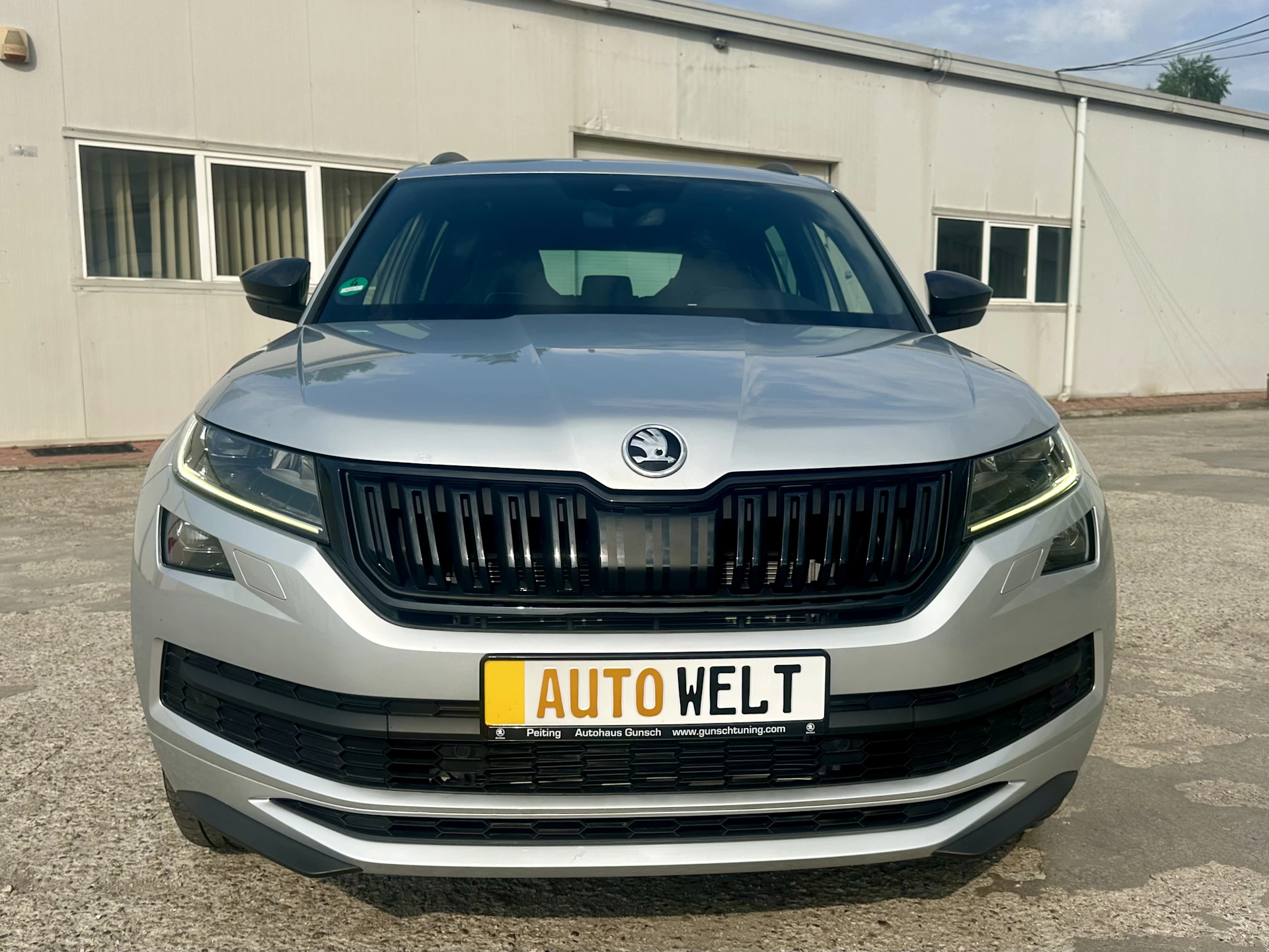 Car Image https://s3-gearspark.s3.amazonaws.com/uploads/user/100097/4c46269005f043b9982f4008d0027eac.webp