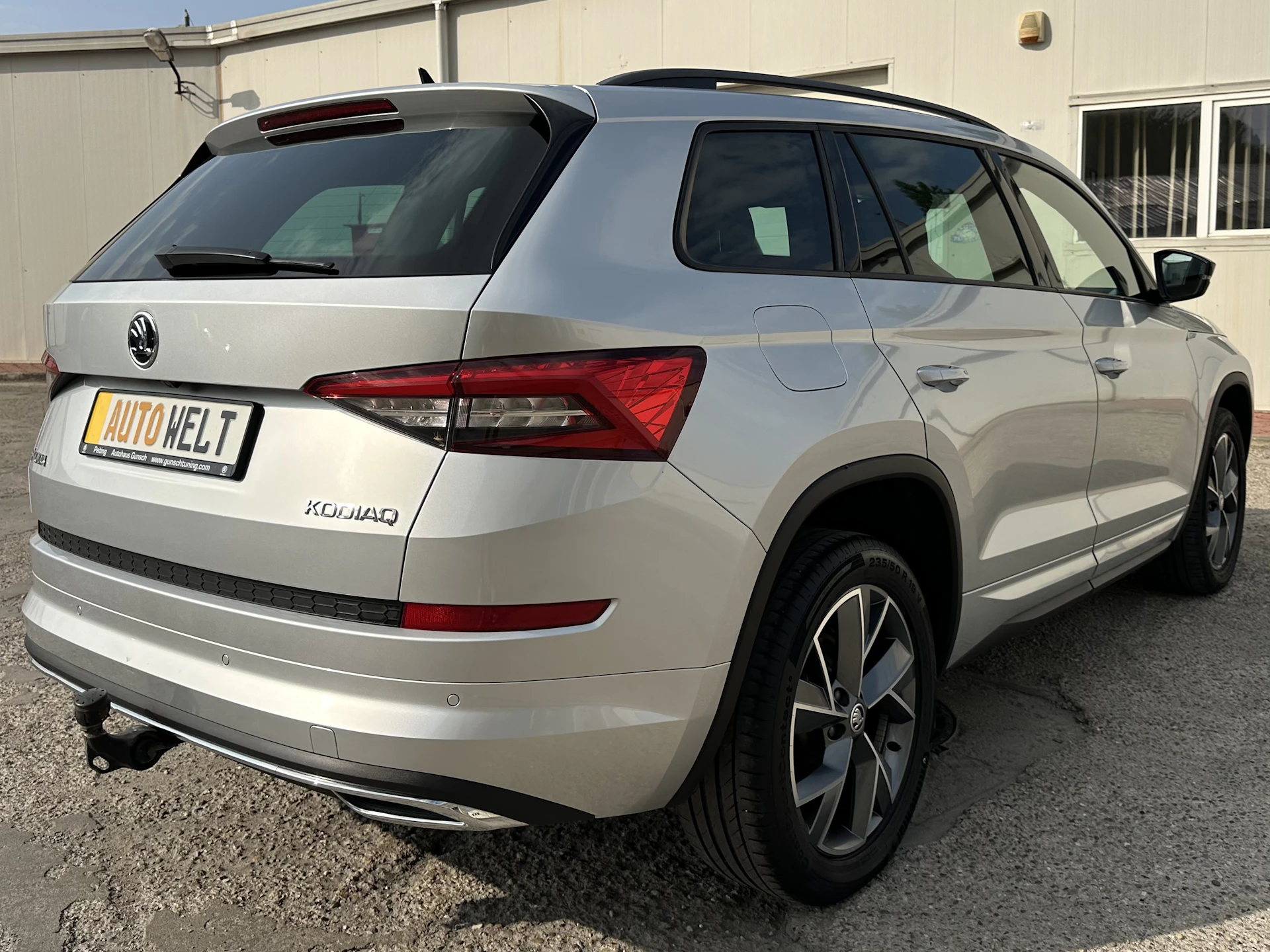 Car Image https://s3-gearspark.s3.amazonaws.com/uploads/user/100097/96c9c6660da34d4a88ddd934ac35460a.webp
