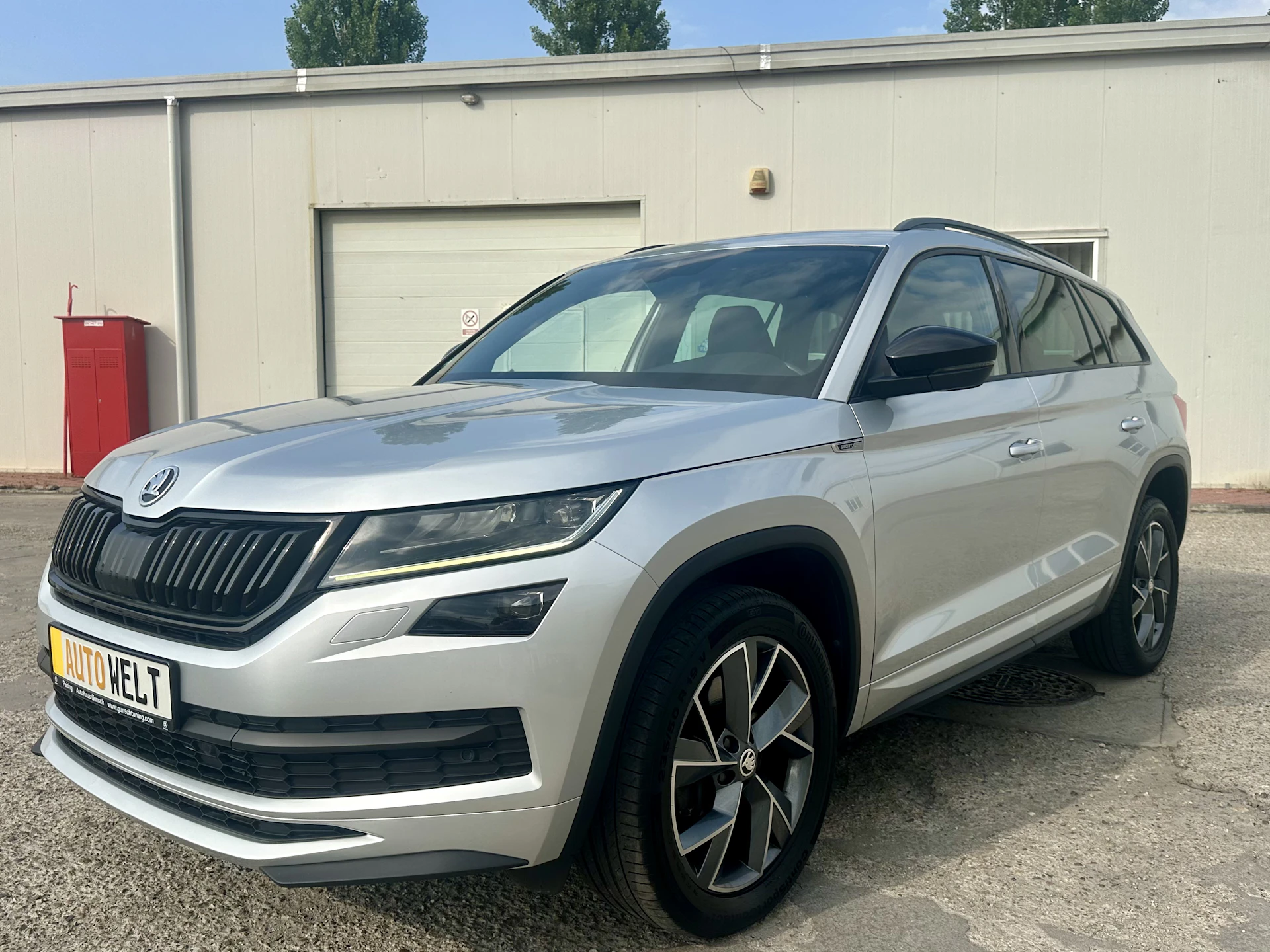 Car Image https://s3-gearspark.s3.amazonaws.com/uploads/user/100097/dfe53c411c4840a0b050de156fb8bec5.webp