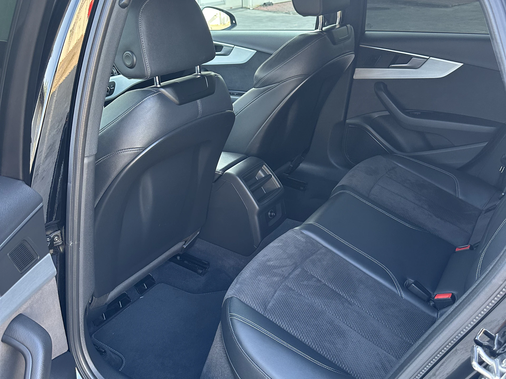 Car Image https://s3-gearspark.s3.amazonaws.com/uploads/user/100099/75def4a0058f4091b15c4af648aeef7c.webp