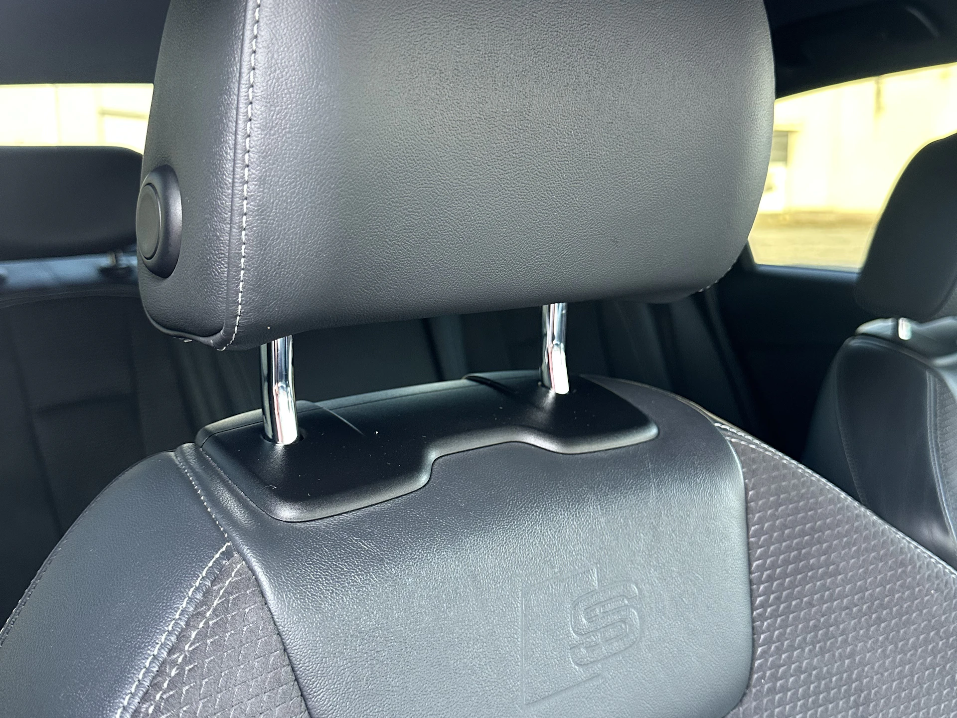 Car Image https://s3-gearspark.s3.amazonaws.com/uploads/user/100099/82e90d7796194a339c3a11cf5152e030.webp