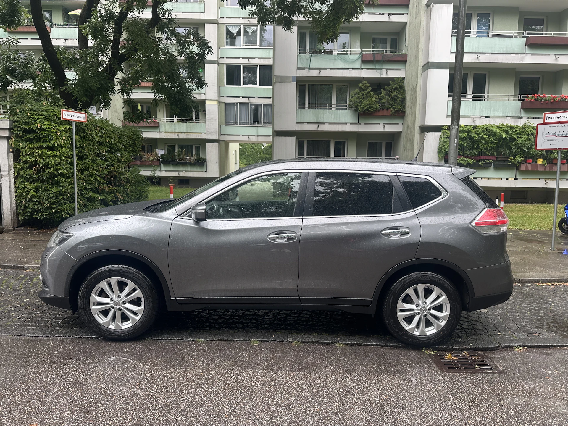 Car Image https://s3-gearspark.s3.amazonaws.com/uploads/user/100100/28e292894b6d4147bc2feb06a915b133.webp