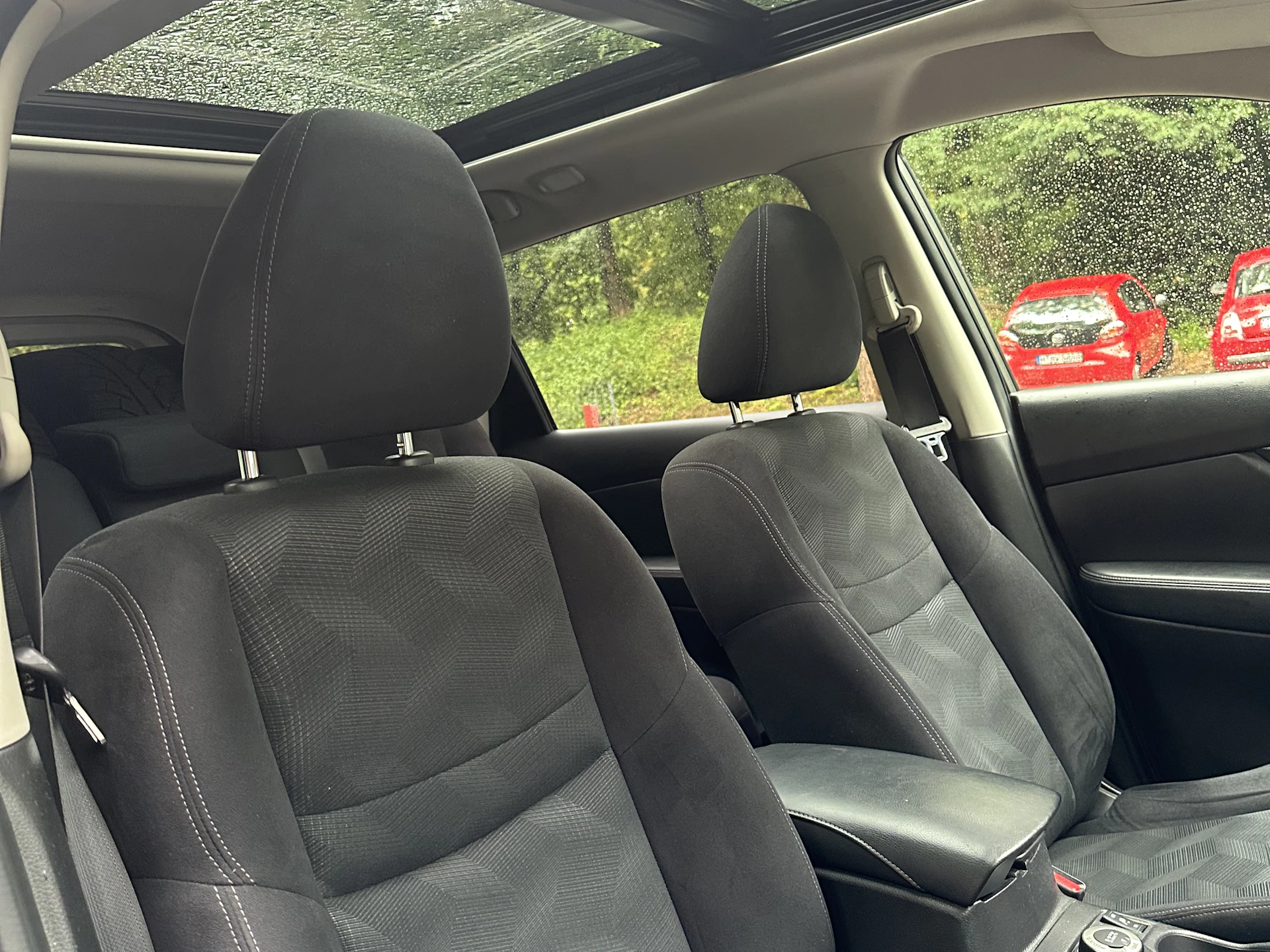 Car Image https://s3-gearspark.s3.amazonaws.com/uploads/user/100100/aeb6662bf04e4a509fc8edefe3188a13.webp