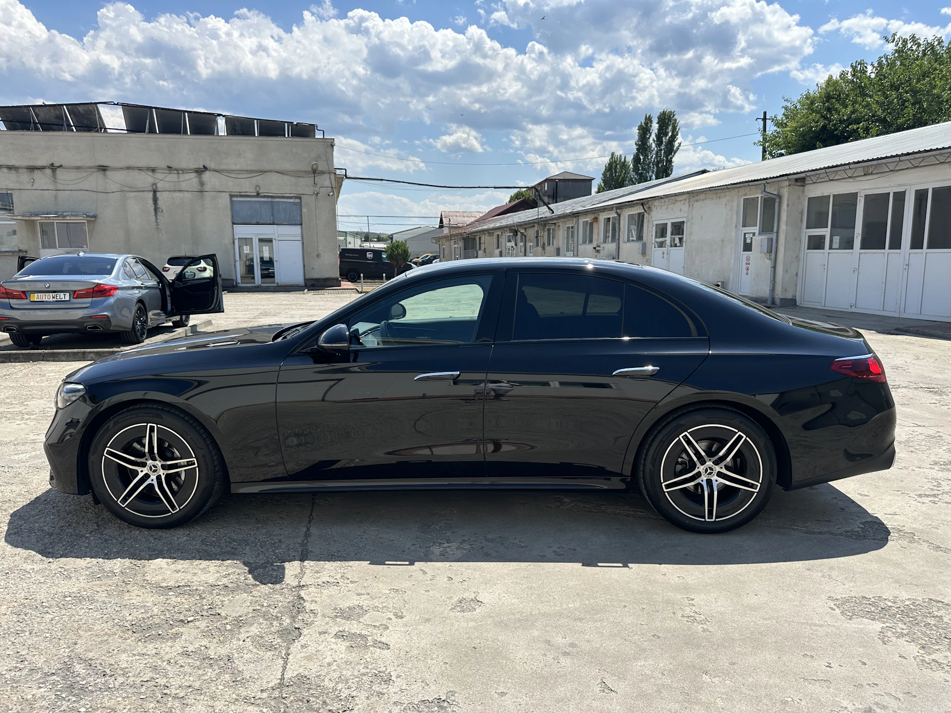 Car Image https://s3-gearspark.s3.amazonaws.com/uploads/user/100102/4e22b0c3fbd5485481f88c9f220d0054.webp