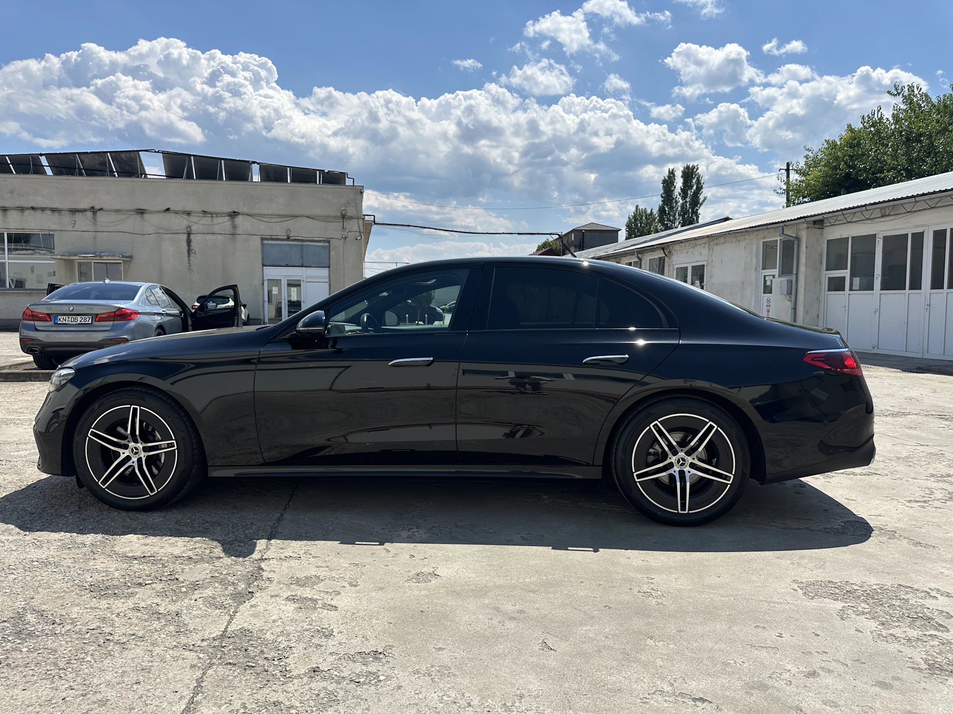 Car Image https://s3-gearspark.s3.amazonaws.com/uploads/user/100102/cb27dc020c374510b9b9095a1c97b184.webp