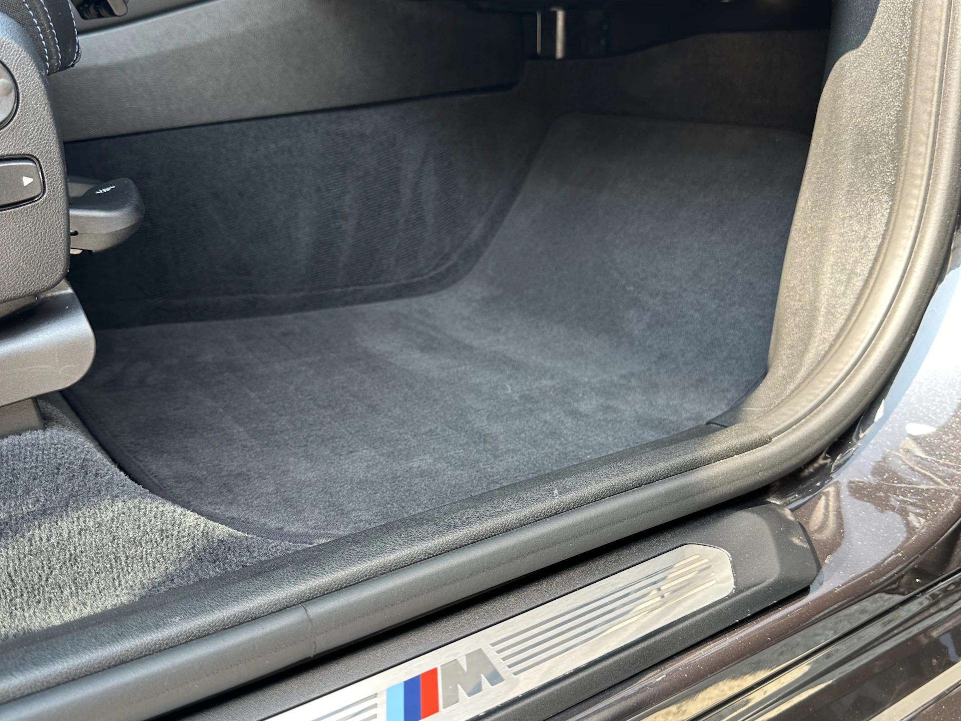 Car Image https://s3-gearspark.s3.amazonaws.com/uploads/user/100103/04eda60ac0d94afba07d22b33095e7d1.webp