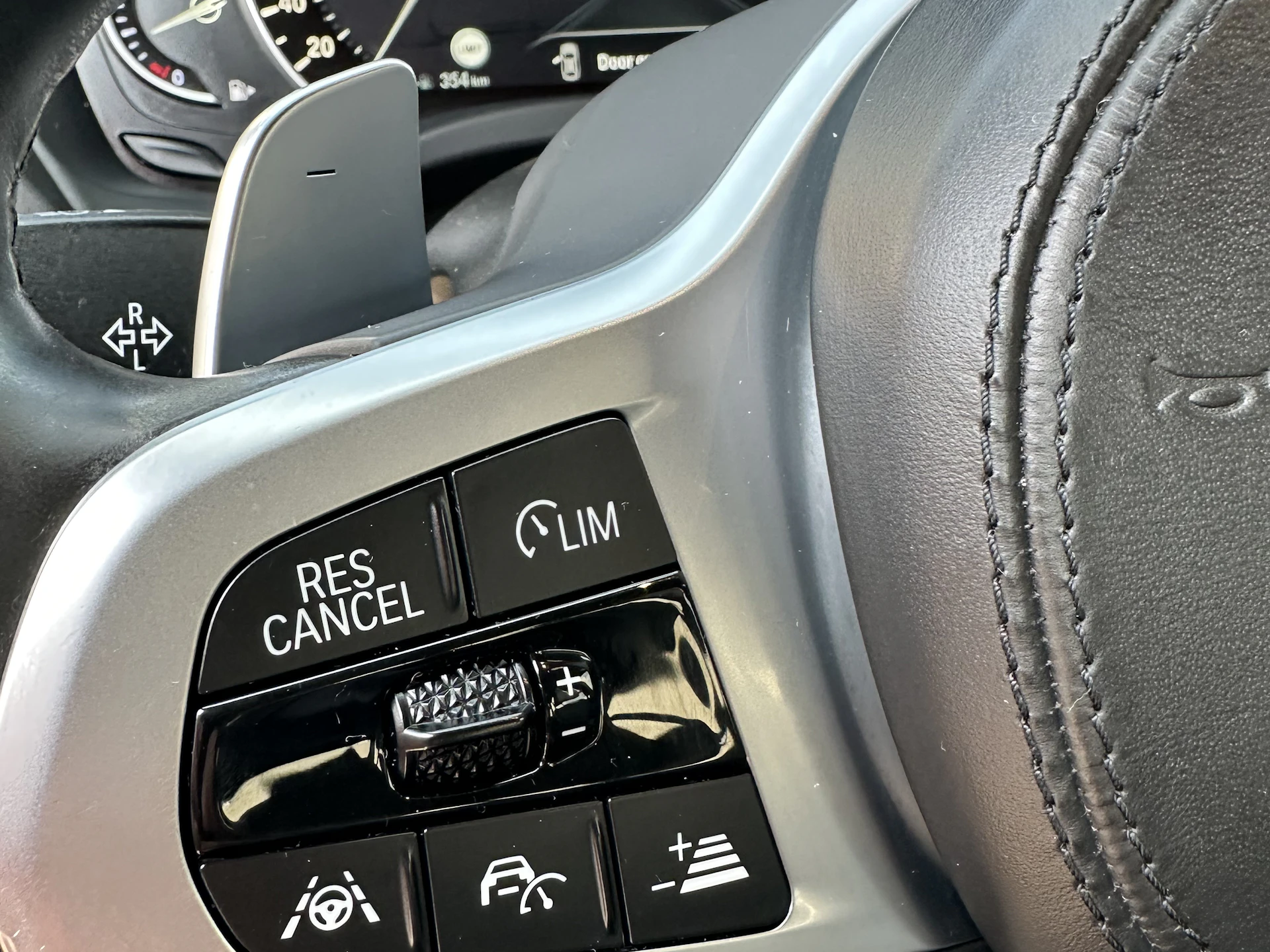 Car Image https://s3-gearspark.s3.amazonaws.com/uploads/user/100103/c4a9ef62fa124b9cb45e23b6103e3110.webp