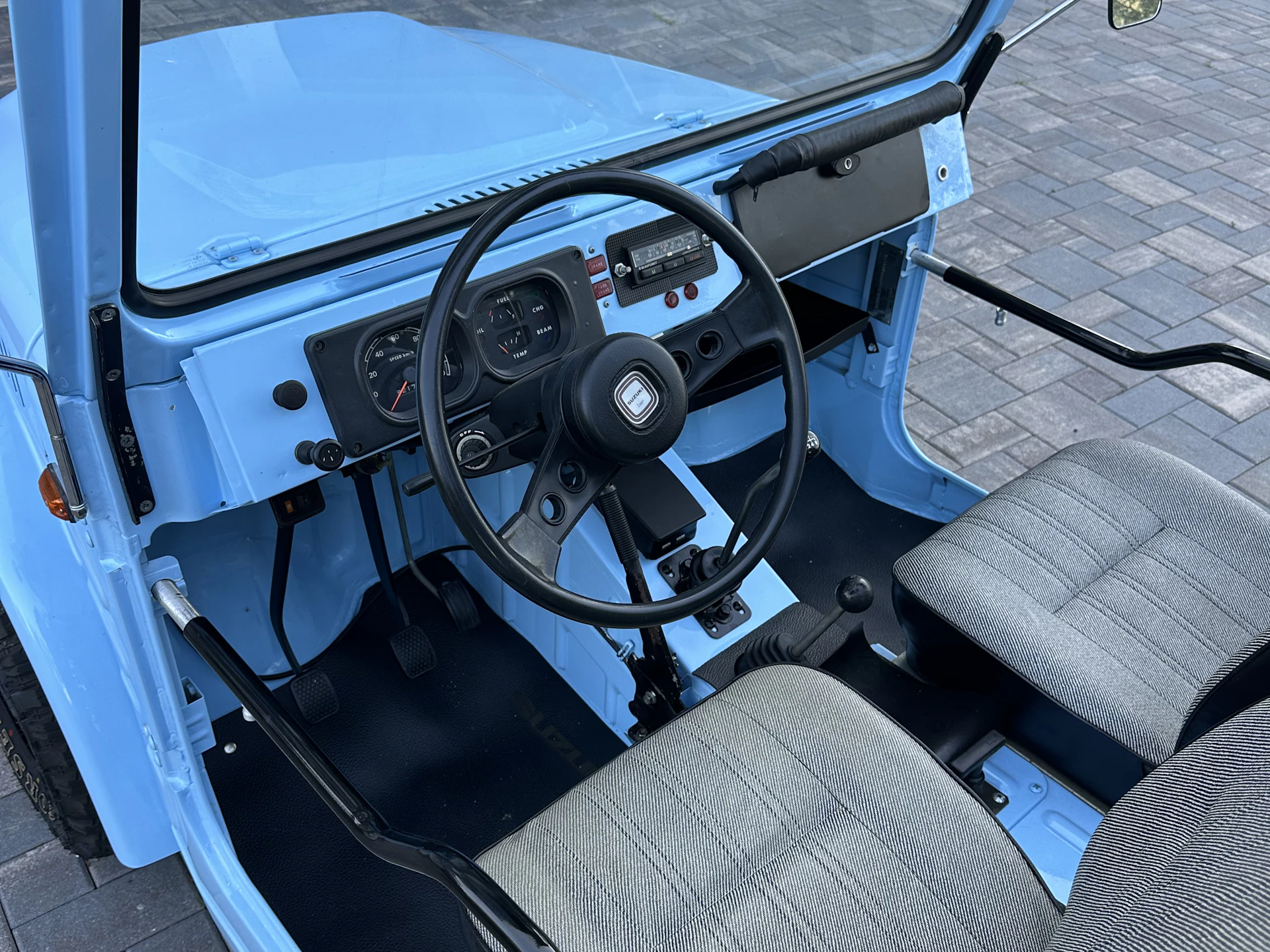 Car Image https://s3-gearspark.s3.amazonaws.com/uploads/user/100104/ad667338845c4339a396a7e745ef47df.webp