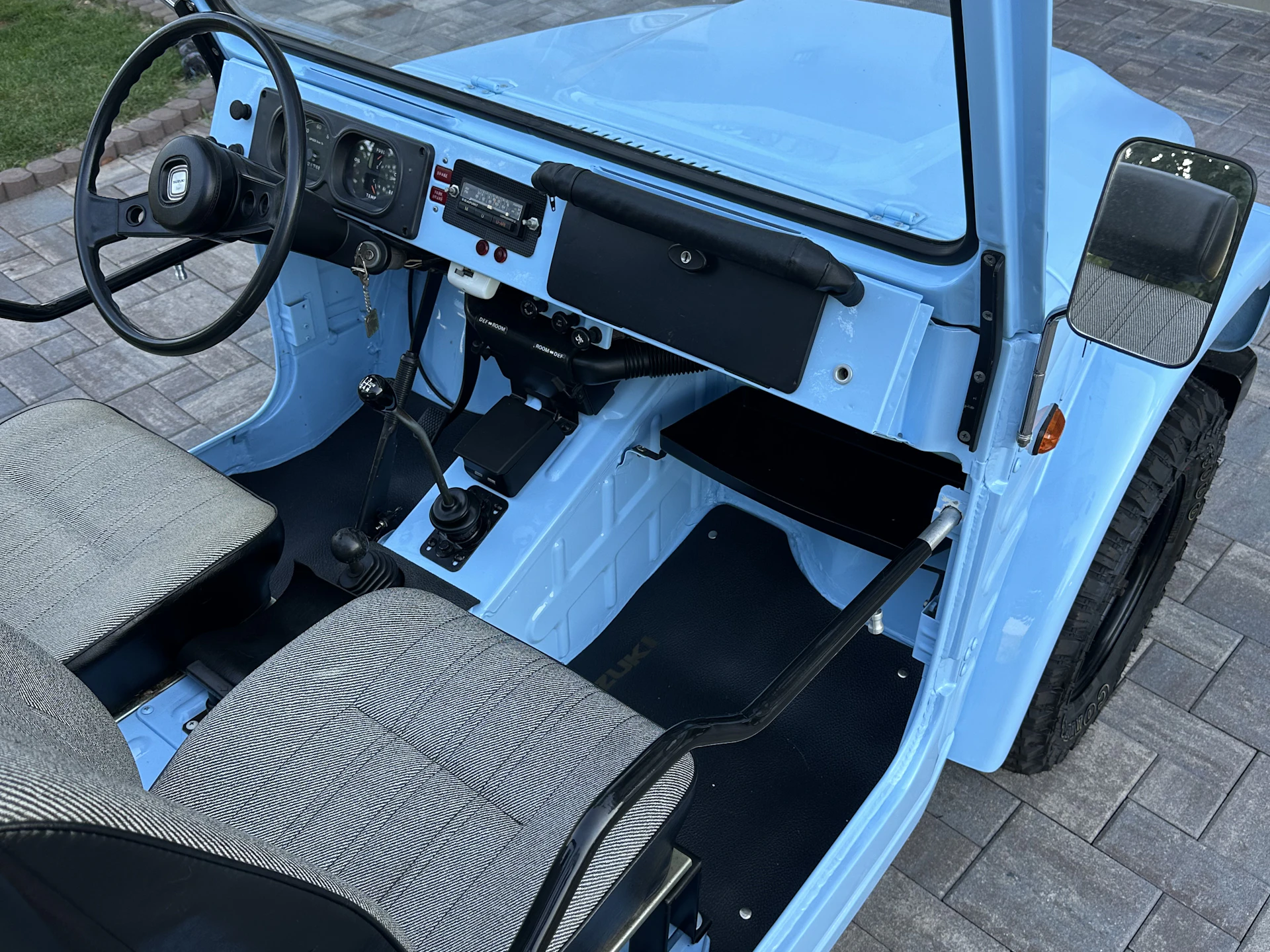 Car Image https://s3-gearspark.s3.amazonaws.com/uploads/user/100104/bbd25acc83df420e89b0c386d581e1d3.webp