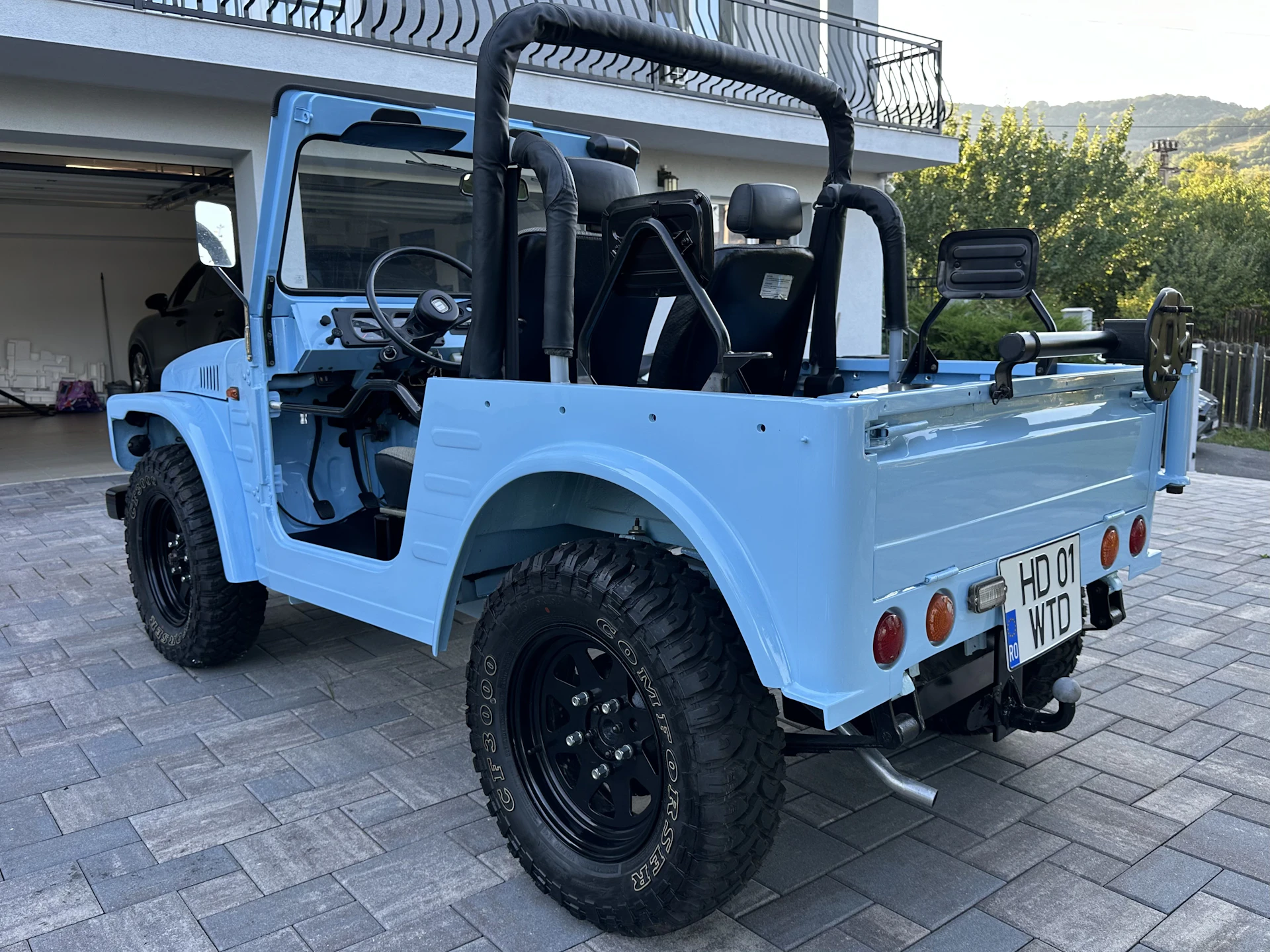 Car Image https://s3-gearspark.s3.amazonaws.com/uploads/user/100104/f97ad70ed01a44fdb893fbf9a4972b83.webp