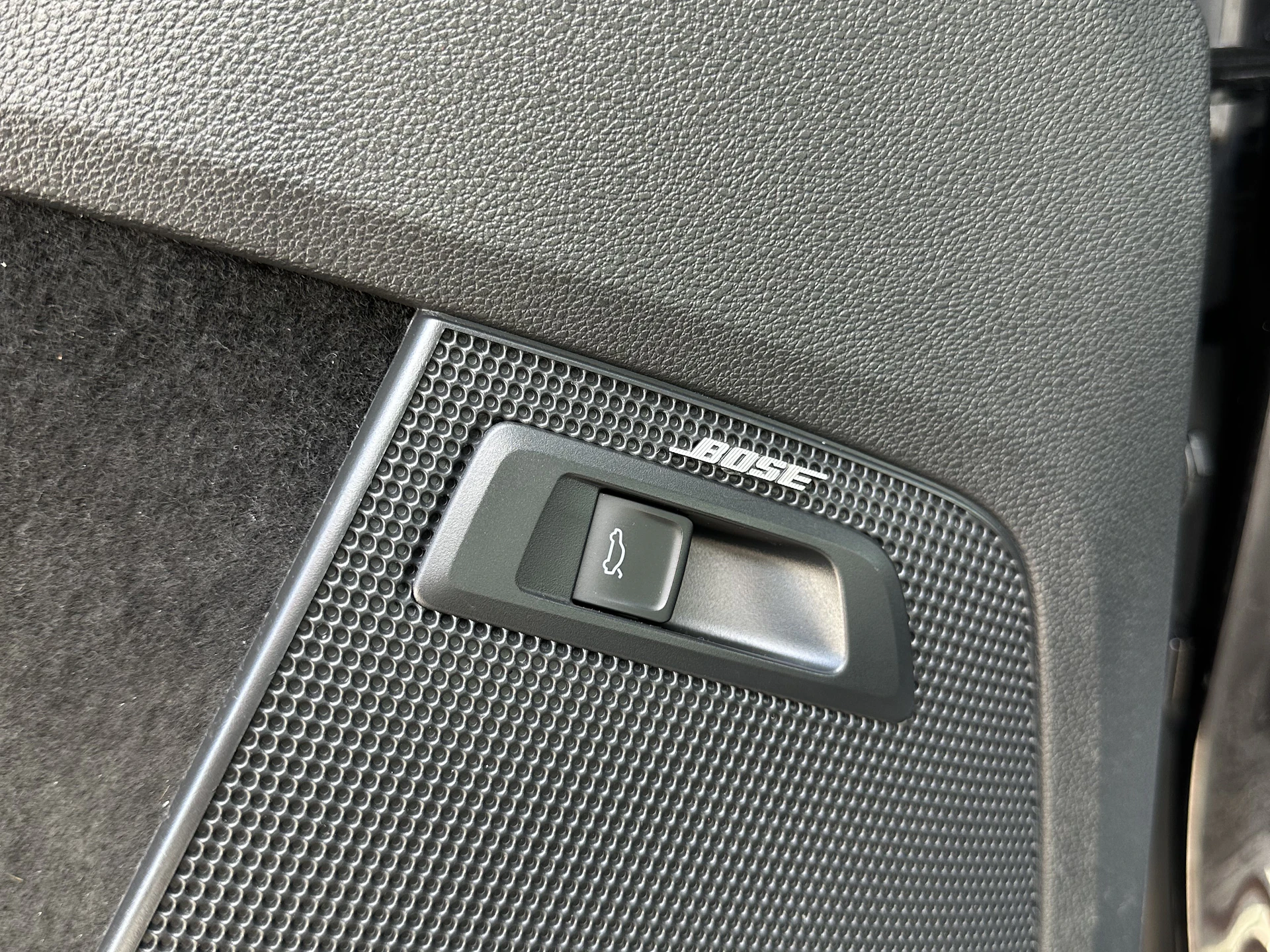 Car Image https://s3-gearspark.s3.amazonaws.com/uploads/user/100105/0cc772aa4bb940eba5f1aa0f0fac3b28.webp