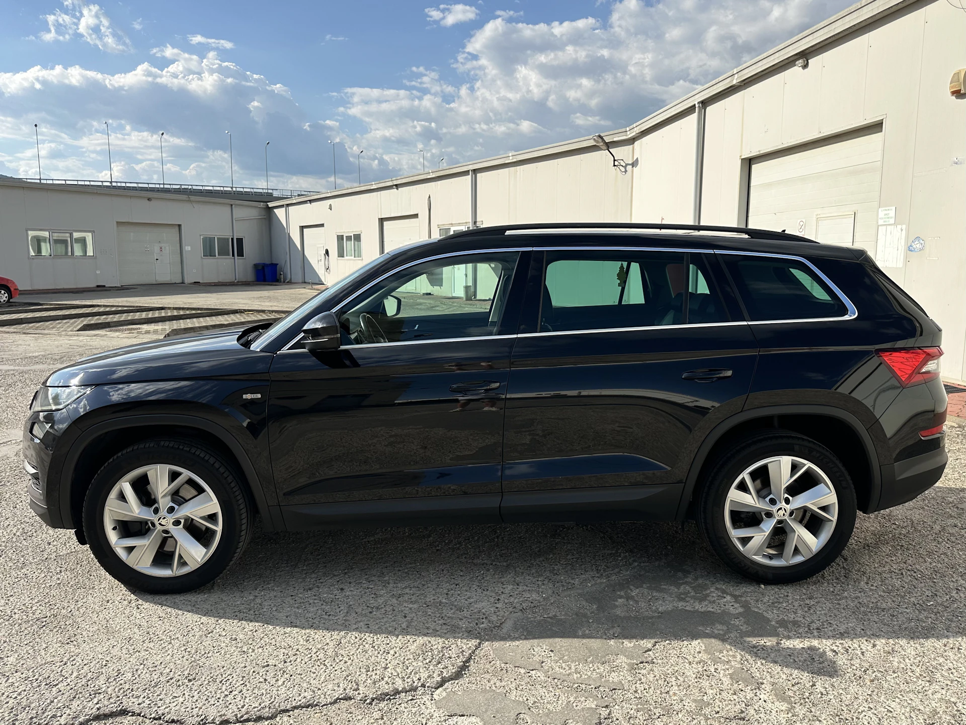 Car Image https://s3-gearspark.s3.amazonaws.com/uploads/user/100105/64a1329aa190498fa8fb06b3a759f0de.webp