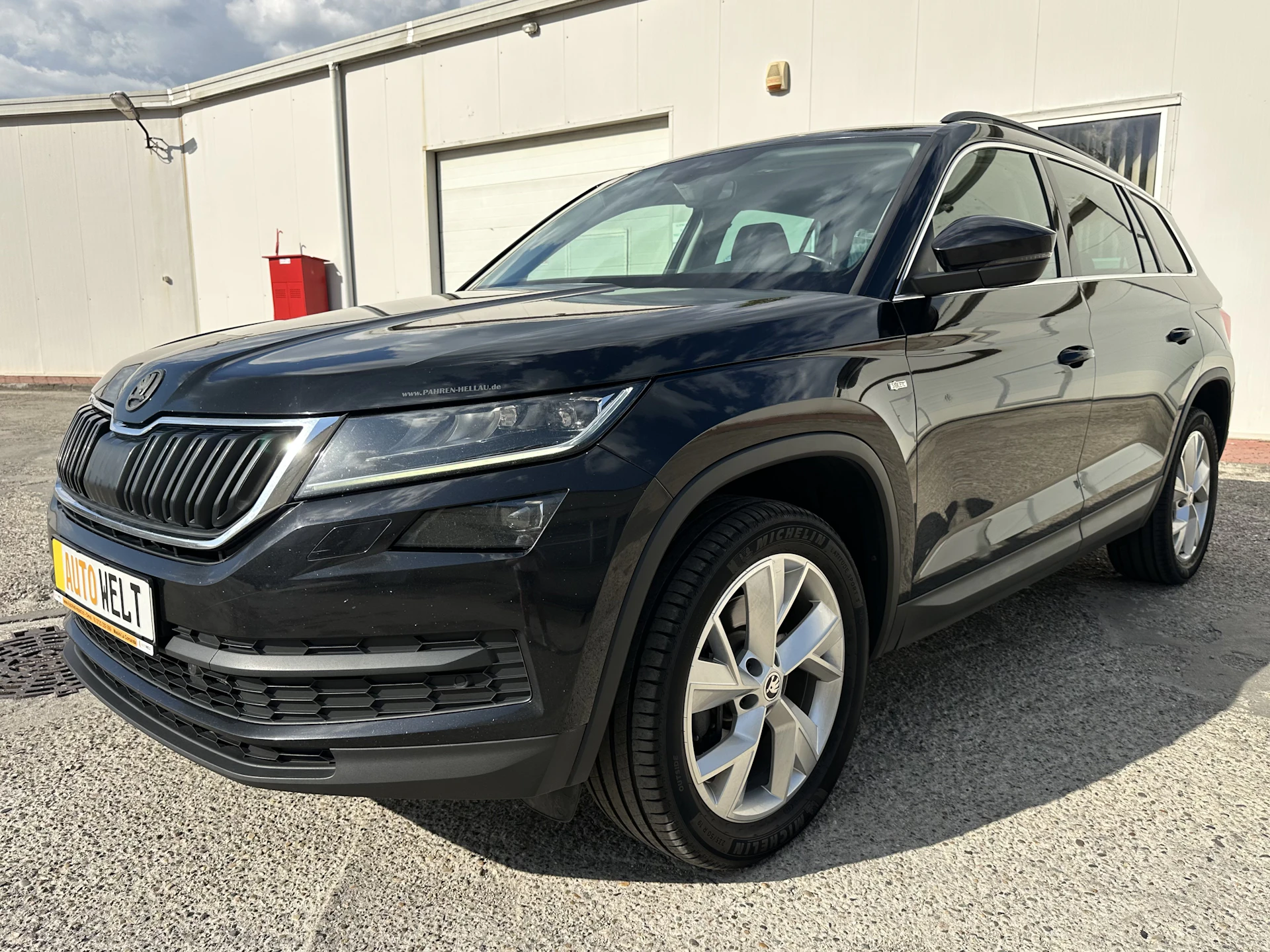 Car Image https://s3-gearspark.s3.amazonaws.com/uploads/user/100105/fafc64fe284b409cb91a904ed8c63d5b.webp