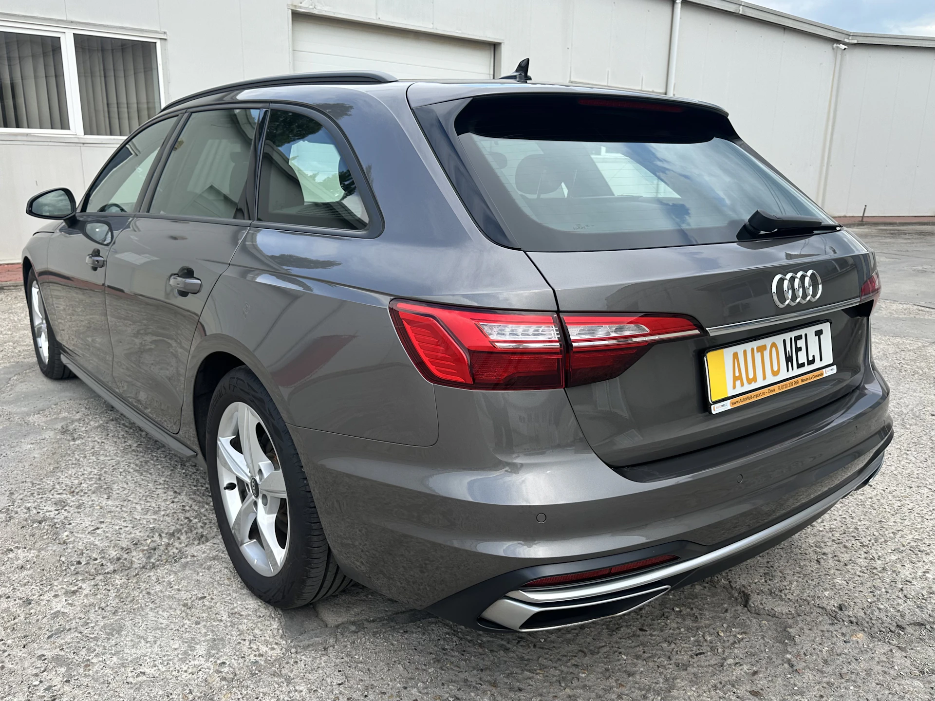 Car Image https://s3-gearspark.s3.amazonaws.com/uploads/user/100106/094de4c116fc47b1852a2302a20c1015.webp