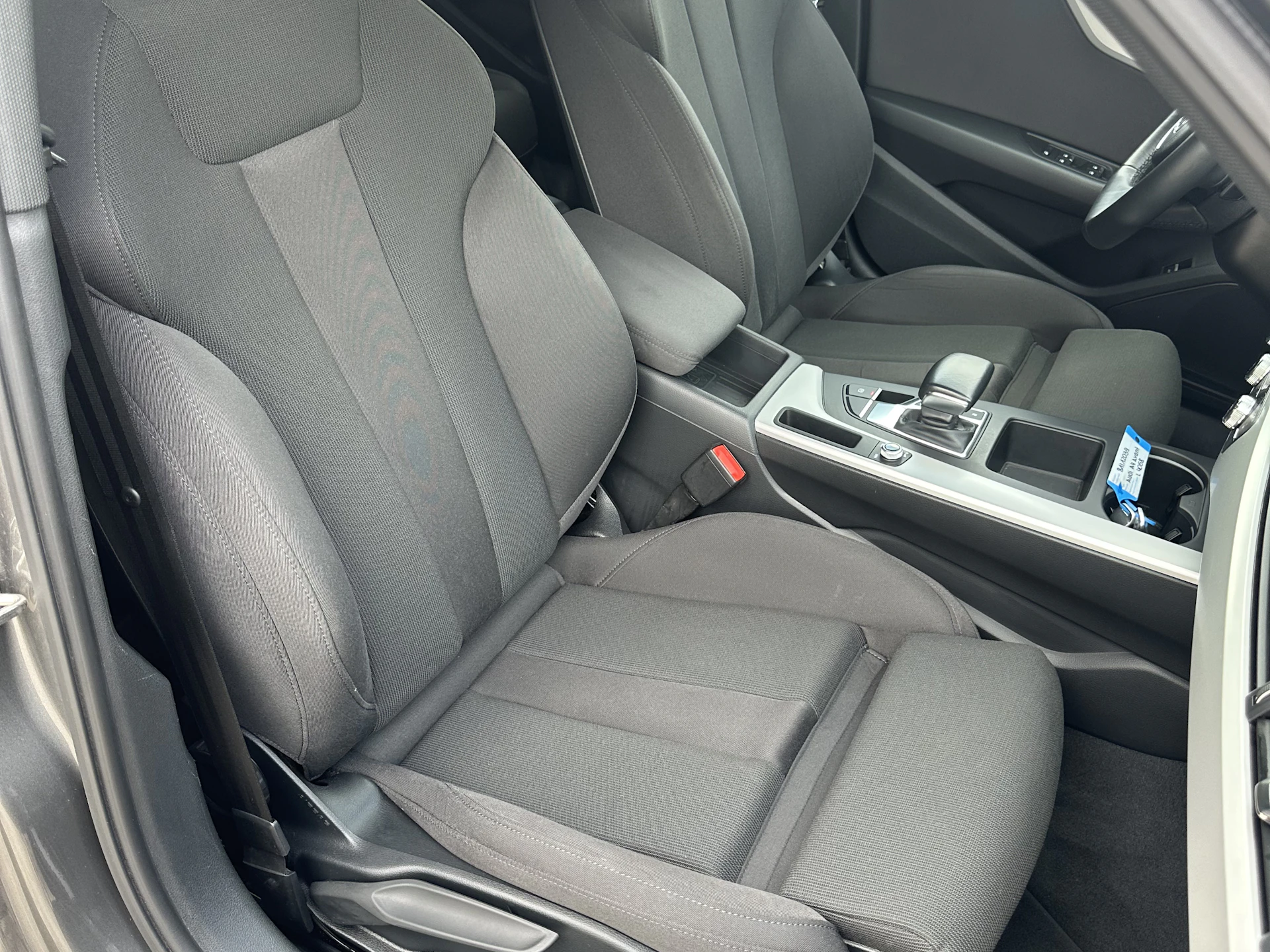 Car Image https://s3-gearspark.s3.amazonaws.com/uploads/user/100106/229f6cc42dfe4f99a561428c4e851417.webp