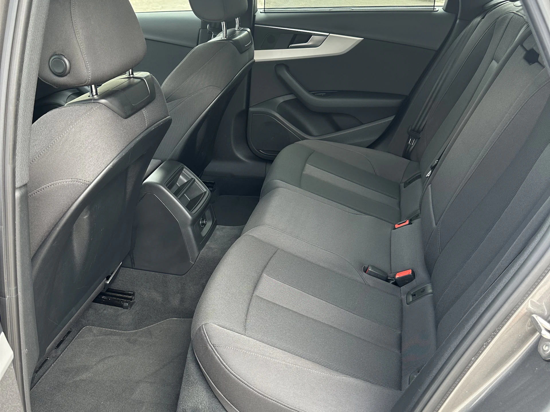 Car Image https://s3-gearspark.s3.amazonaws.com/uploads/user/100106/25a28f0b1aff4430a648e8f66d5b210e.webp