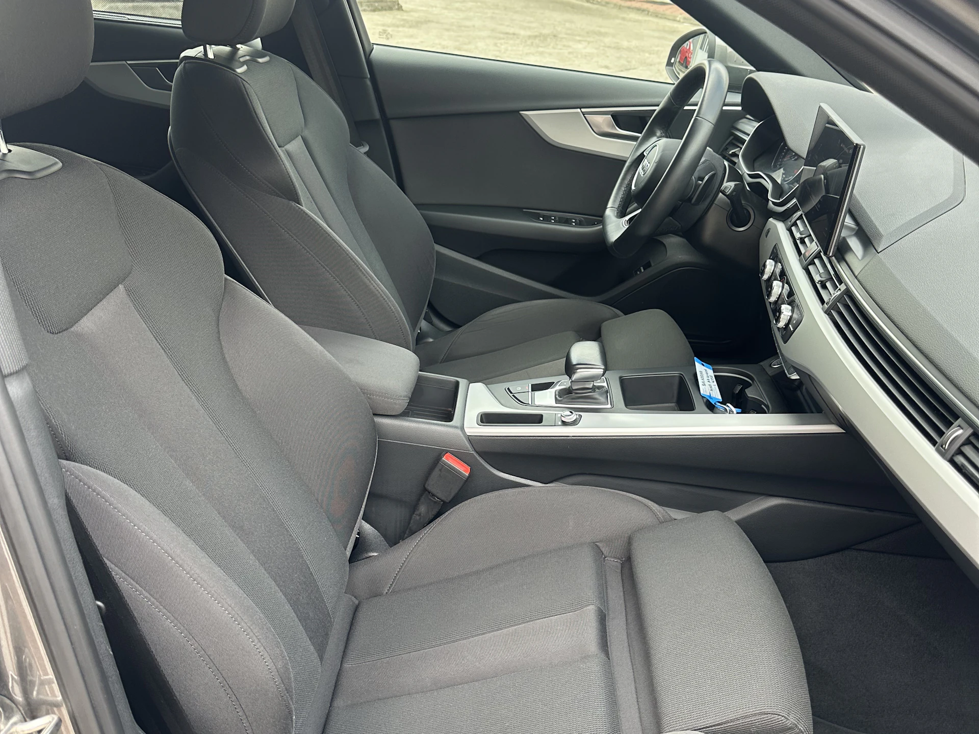 Car Image https://s3-gearspark.s3.amazonaws.com/uploads/user/100106/b9ddb25c5b9c40c7bcb7e962d4a3996e.webp