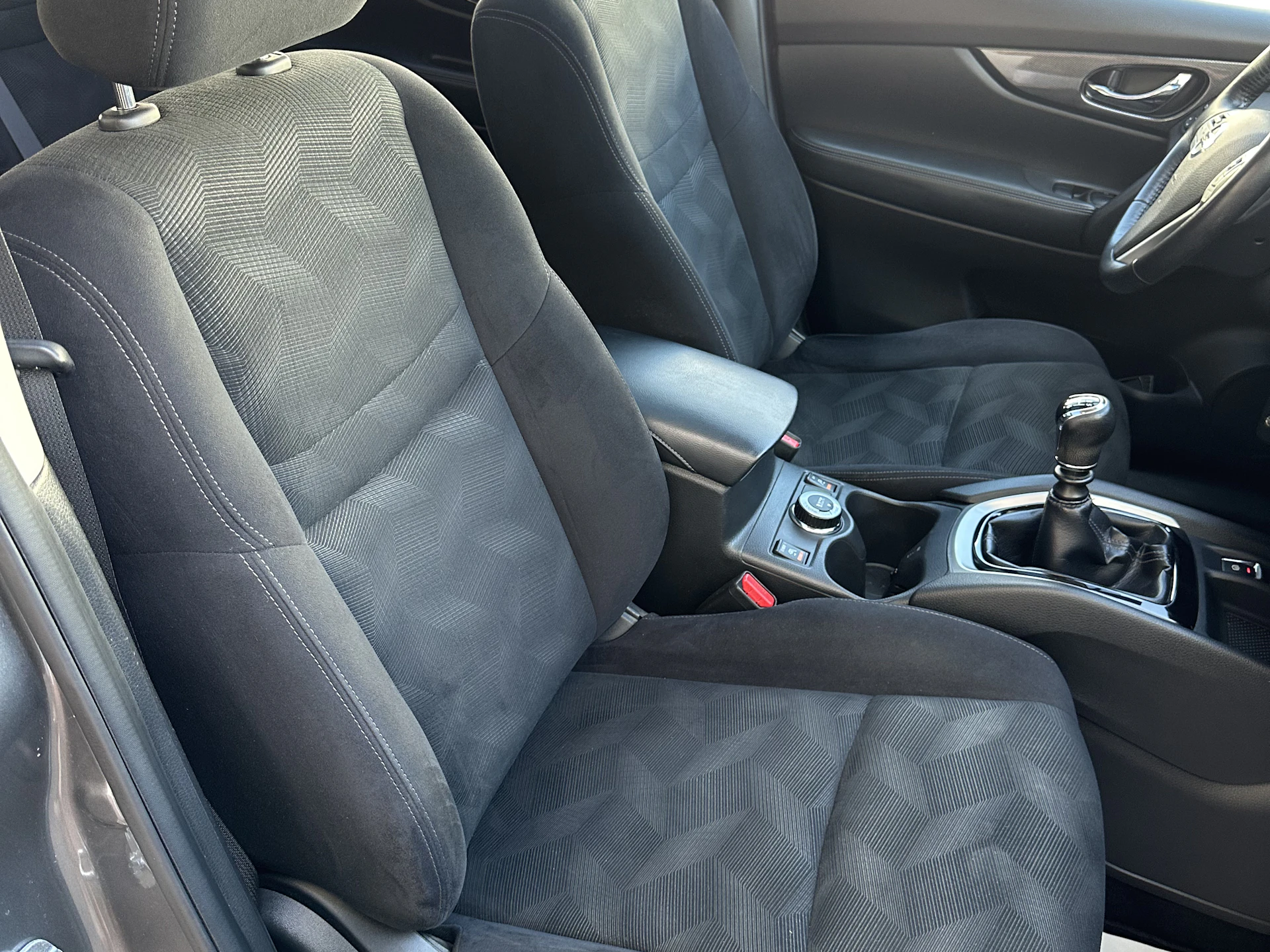 Car Image https://s3-gearspark.s3.amazonaws.com/uploads/user/100107/0c1173b0006144218d0f1dc62acad33e.webp