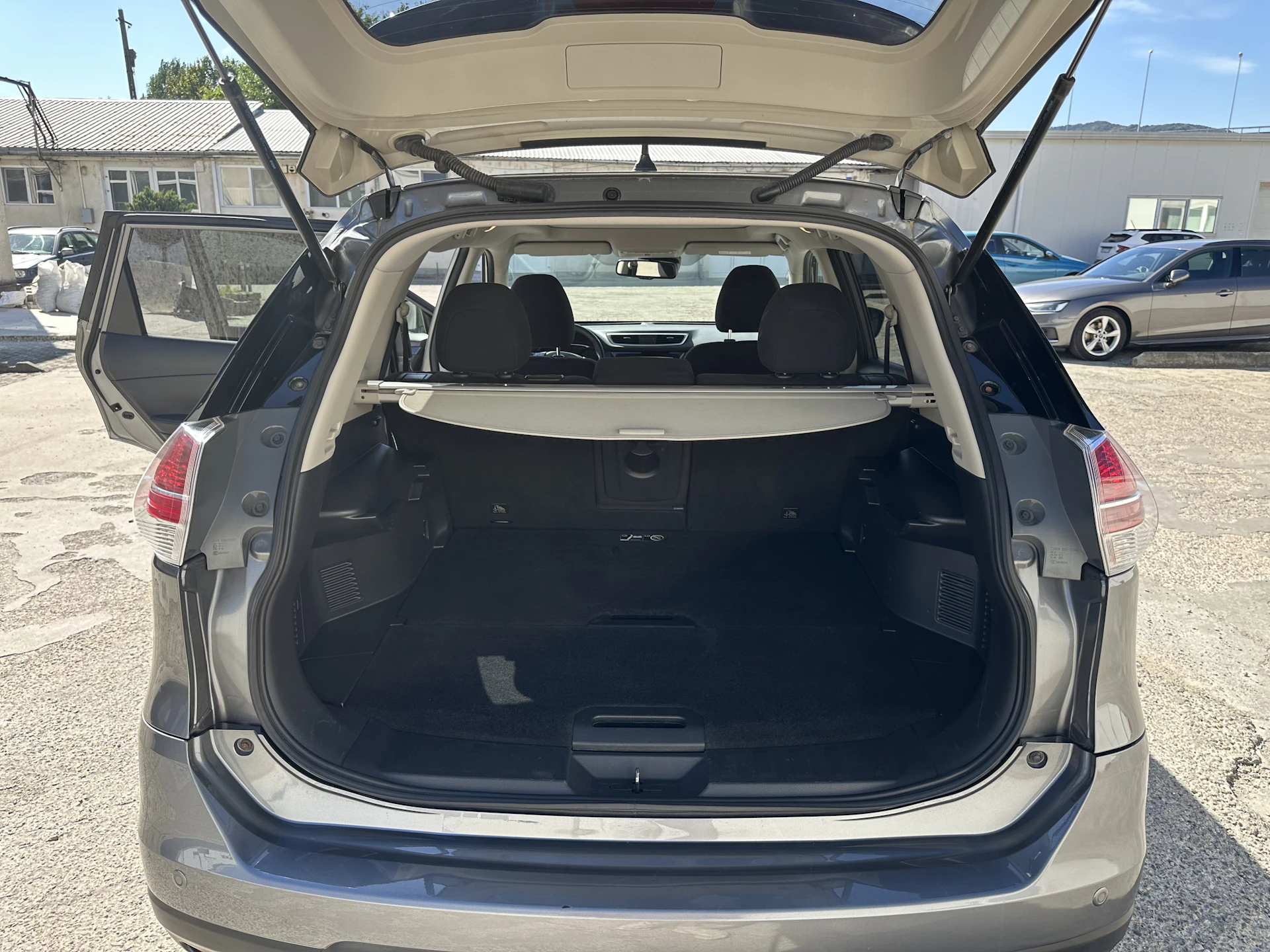 Car Image https://s3-gearspark.s3.amazonaws.com/uploads/user/100107/4208f18aea2b4915ad0682bb348f7d14.webp