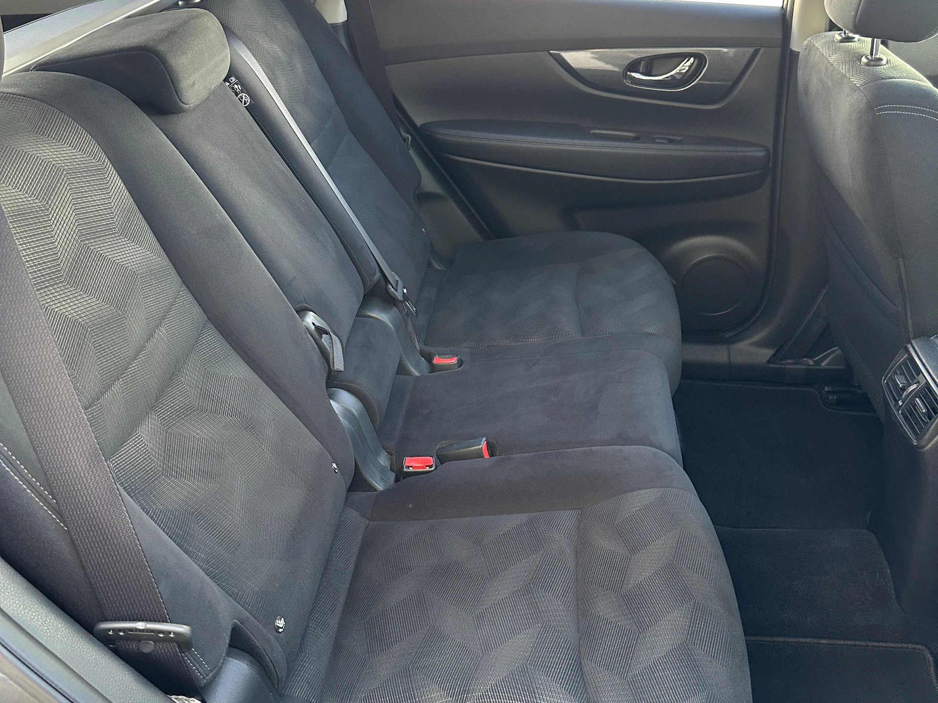 Car Image https://s3-gearspark.s3.amazonaws.com/uploads/user/100107/65612b3cf64445e5b9ce590e4d40e43f.webp