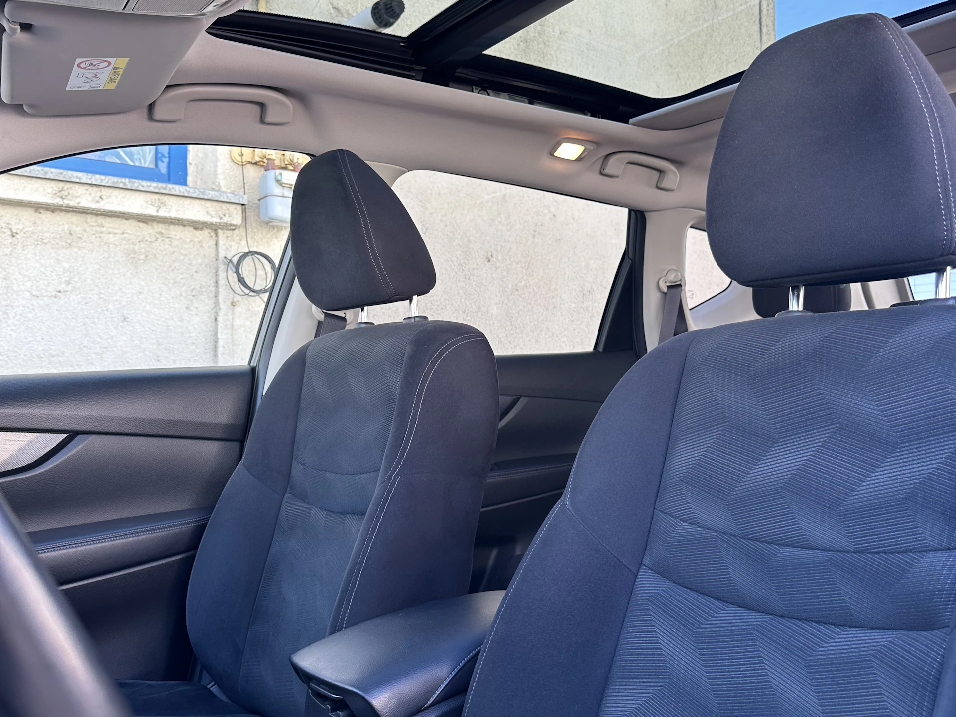 Car Image https://s3-gearspark.s3.amazonaws.com/uploads/user/100107/c1fec4fc39a04952a1968546201a9dbe.webp