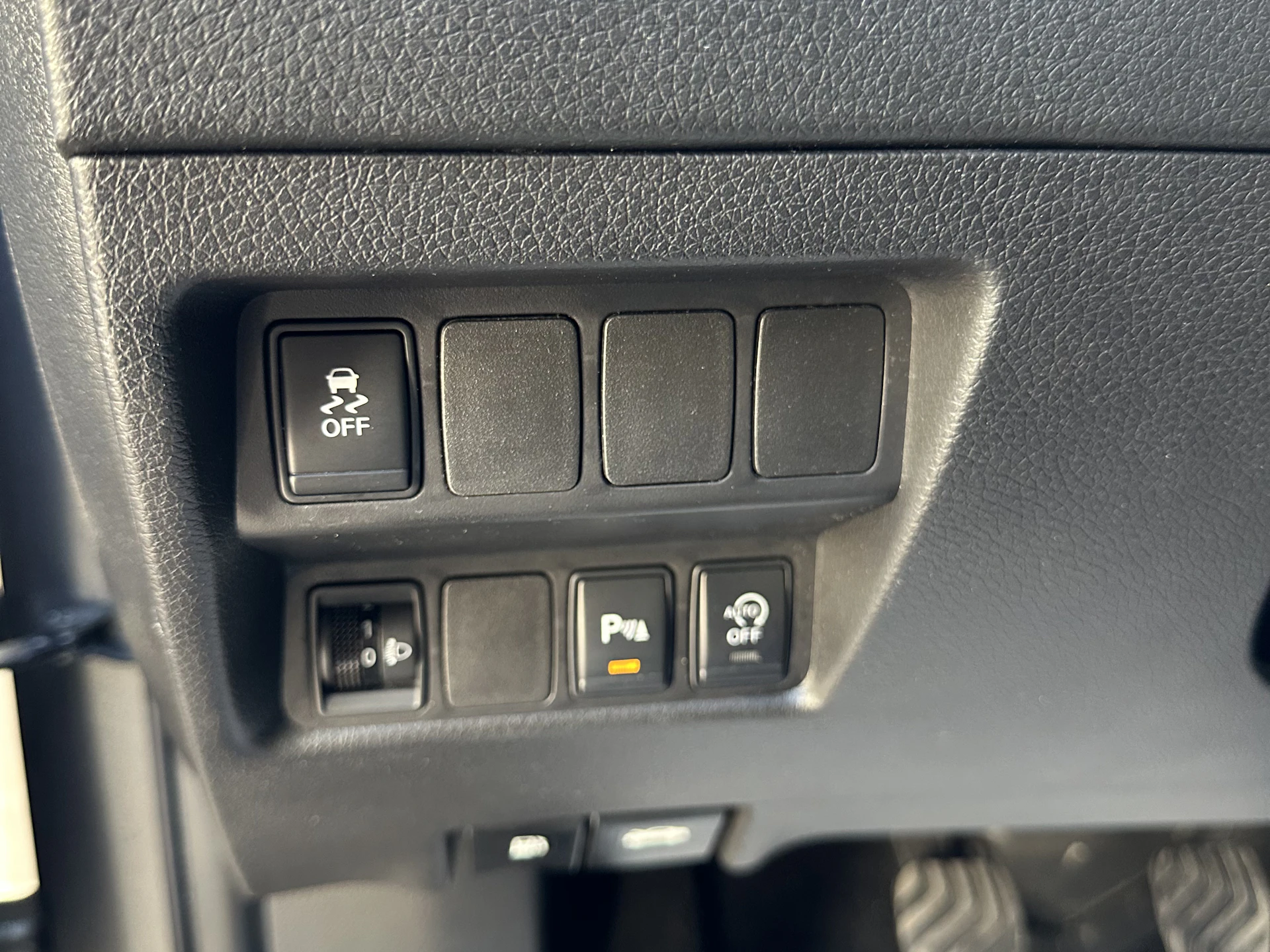 Car Image https://s3-gearspark.s3.amazonaws.com/uploads/user/100107/ee720190dd164cefbdf5417bc9498e71.webp