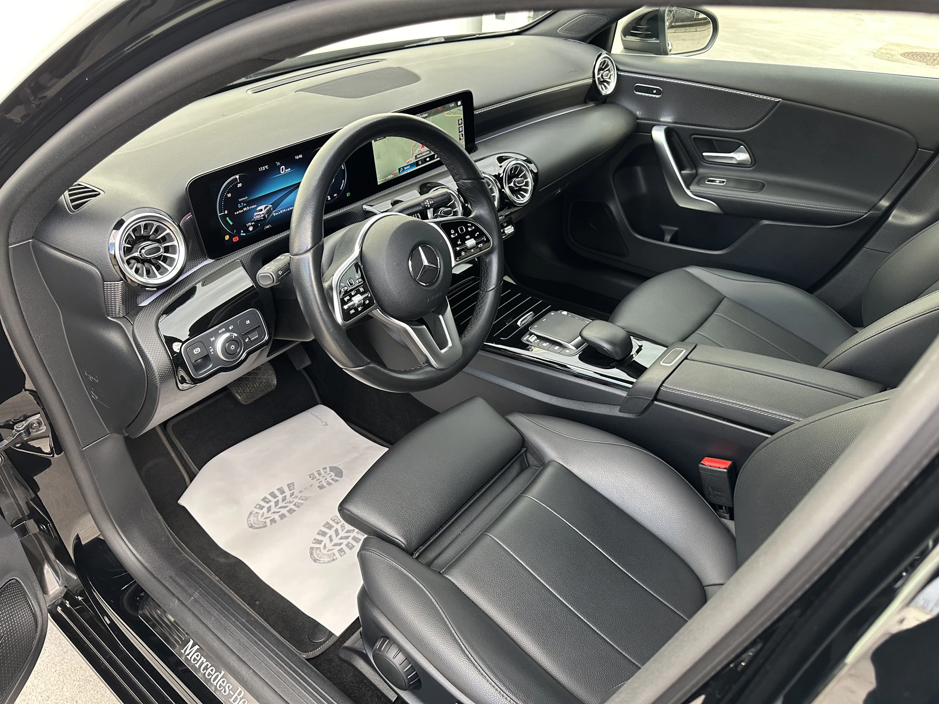 Car Image https://s3-gearspark.s3.amazonaws.com/uploads/user/100108/bdf1bf93e99d4419b2a94318db80fce3.webp