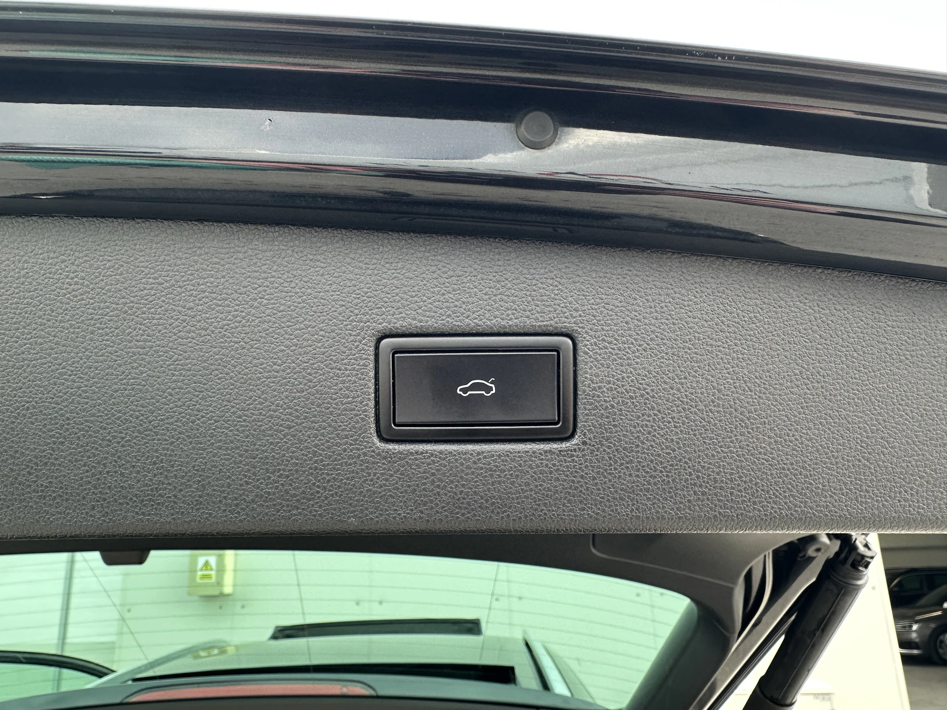 Car Image https://s3-gearspark.s3.amazonaws.com/uploads/user/100109/0c1299b382654ca48fffe5a093fe3d91.webp