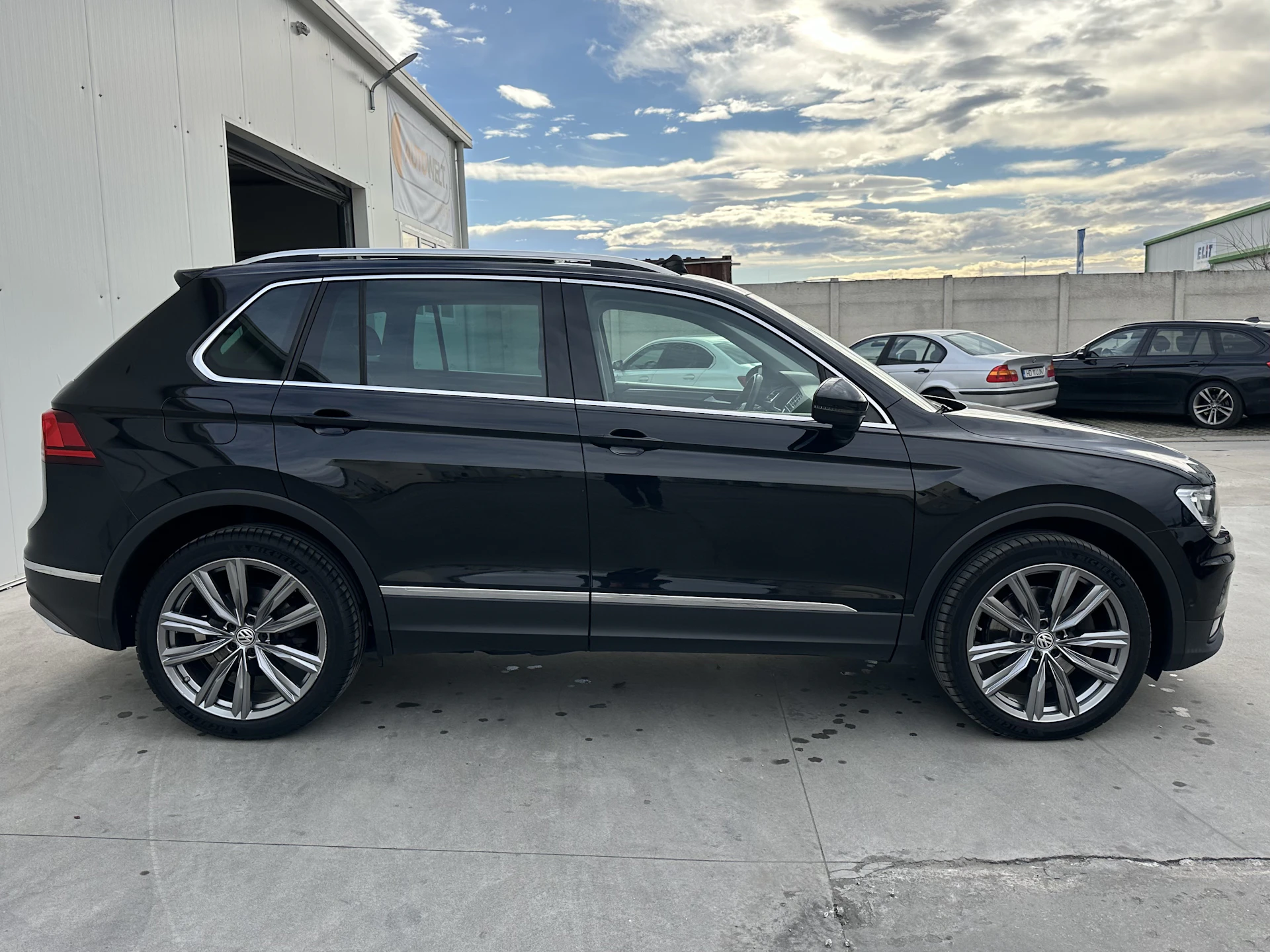 Car Image https://s3-gearspark.s3.amazonaws.com/uploads/user/100109/2fc57e6d31ed44bbb3b349467a80ec3b.webp