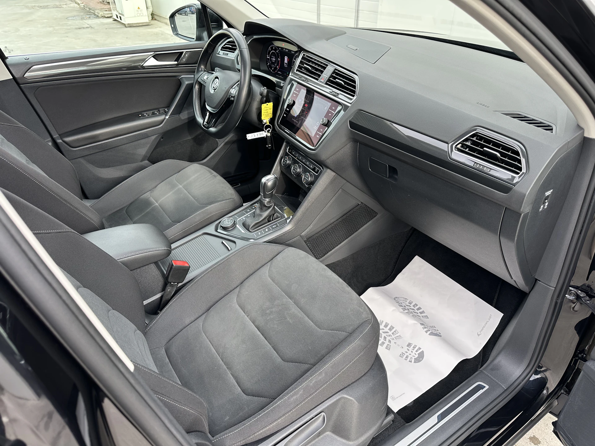 Car Image https://s3-gearspark.s3.amazonaws.com/uploads/user/100109/47f7038e15d04e55b2ceec89398bbb62.webp