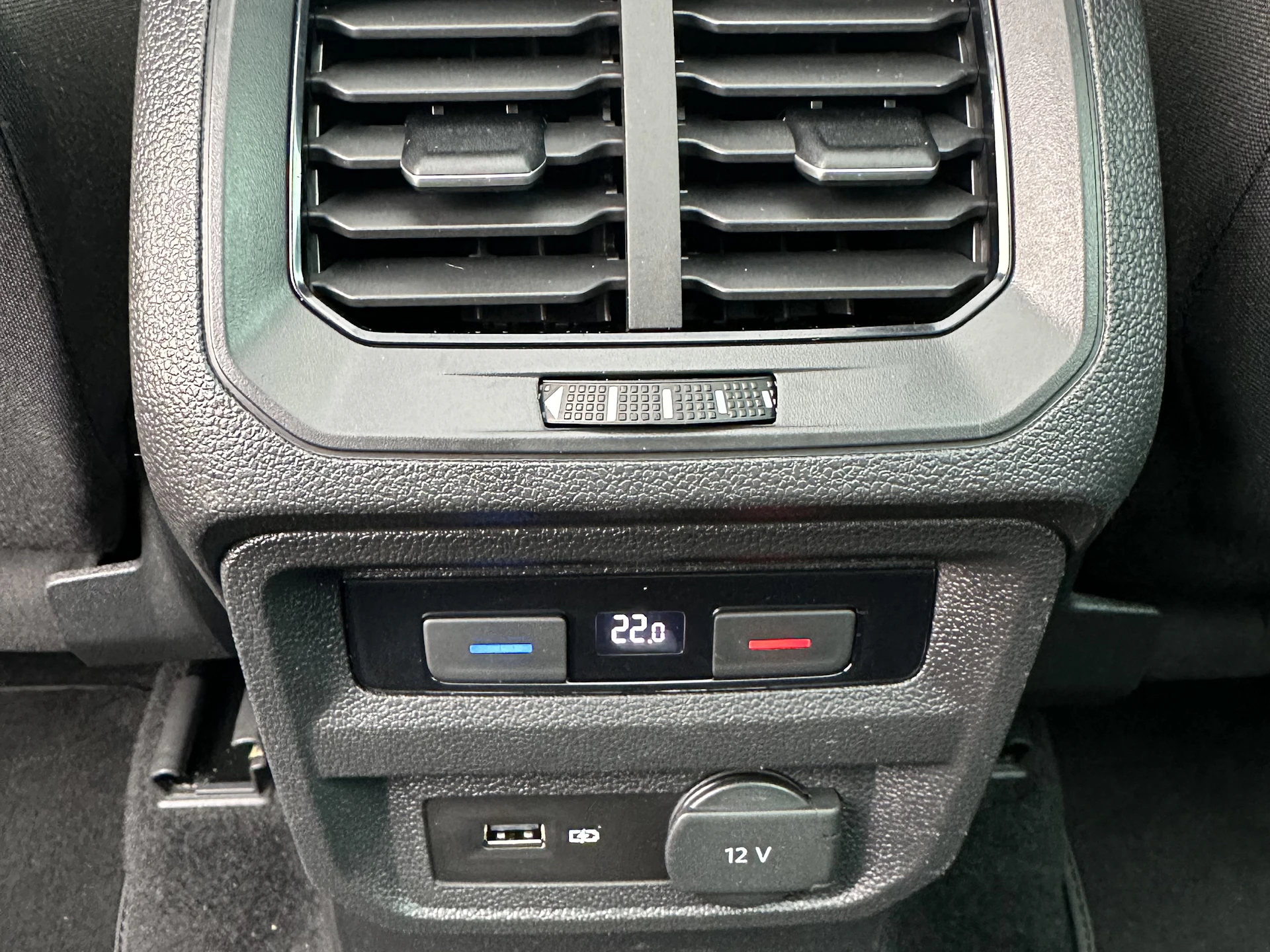 Car Image https://s3-gearspark.s3.amazonaws.com/uploads/user/100109/82e424a4132c4925a68d274b75a96530.webp