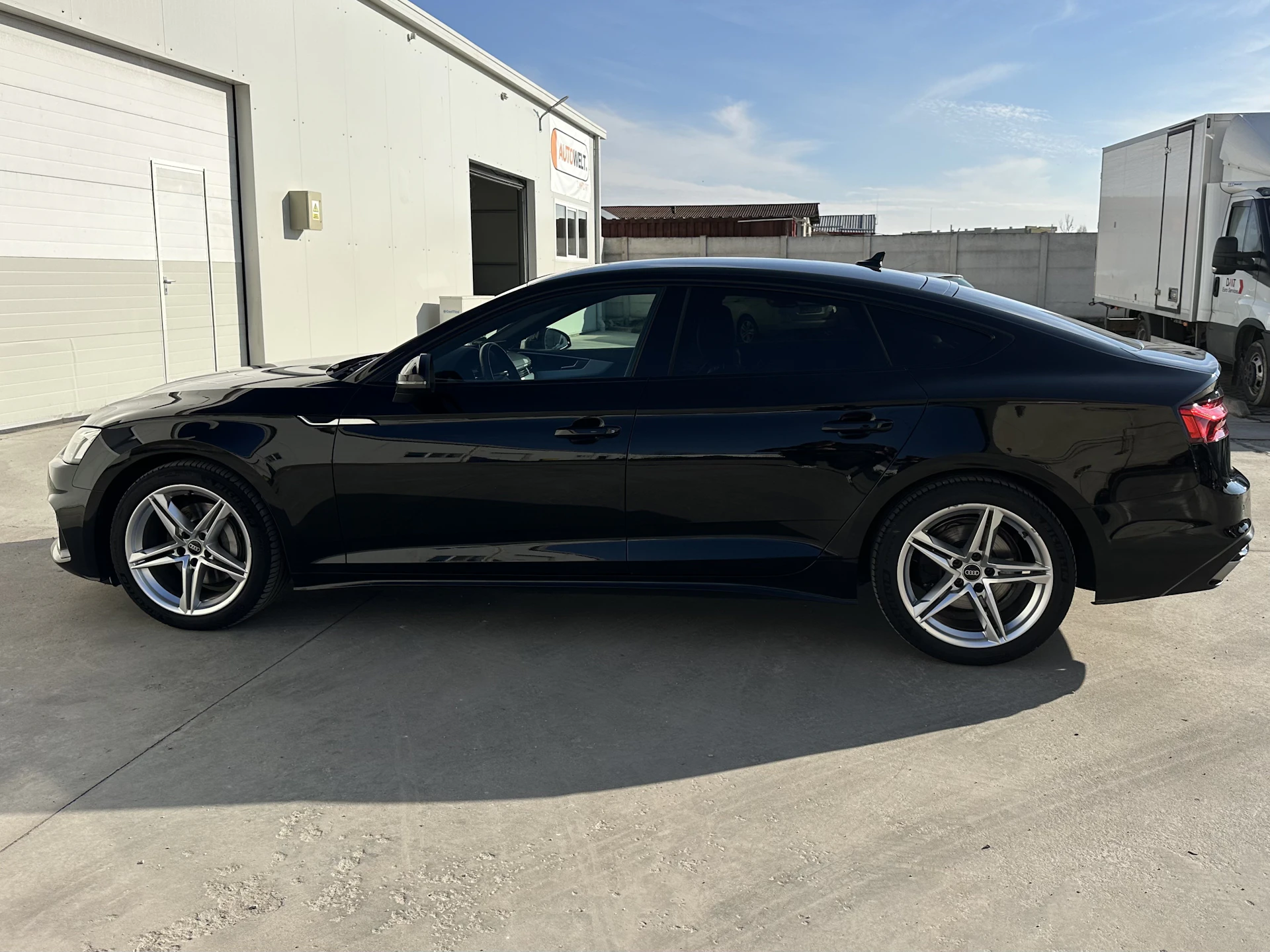 Car Image https://s3-gearspark.s3.amazonaws.com/uploads/user/100110/41100655c20d493fa4db8fb67f75b387.webp