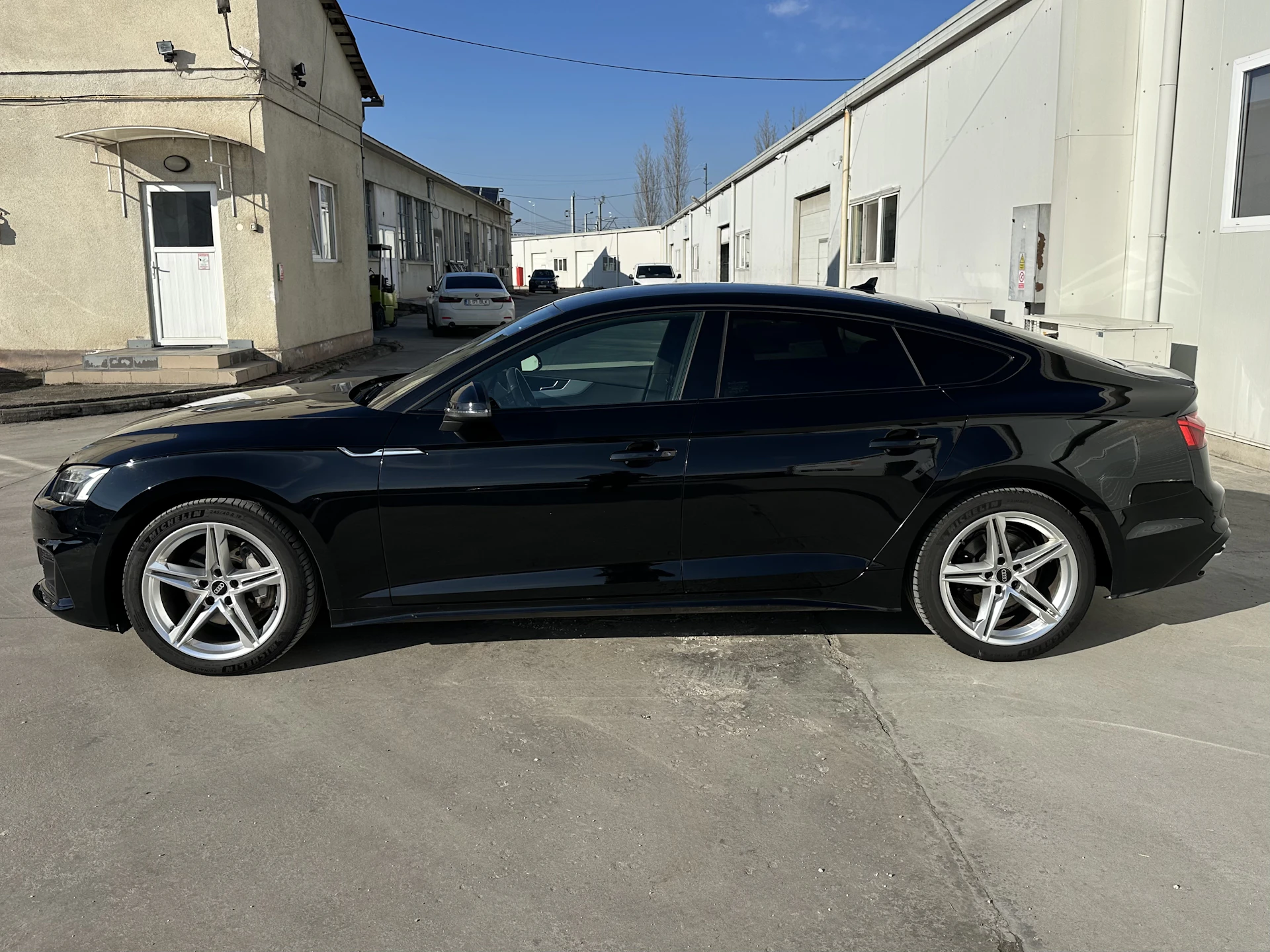 Car Image https://s3-gearspark.s3.amazonaws.com/uploads/user/100110/9f46adde122f4bb39558ad7181f53b04.webp