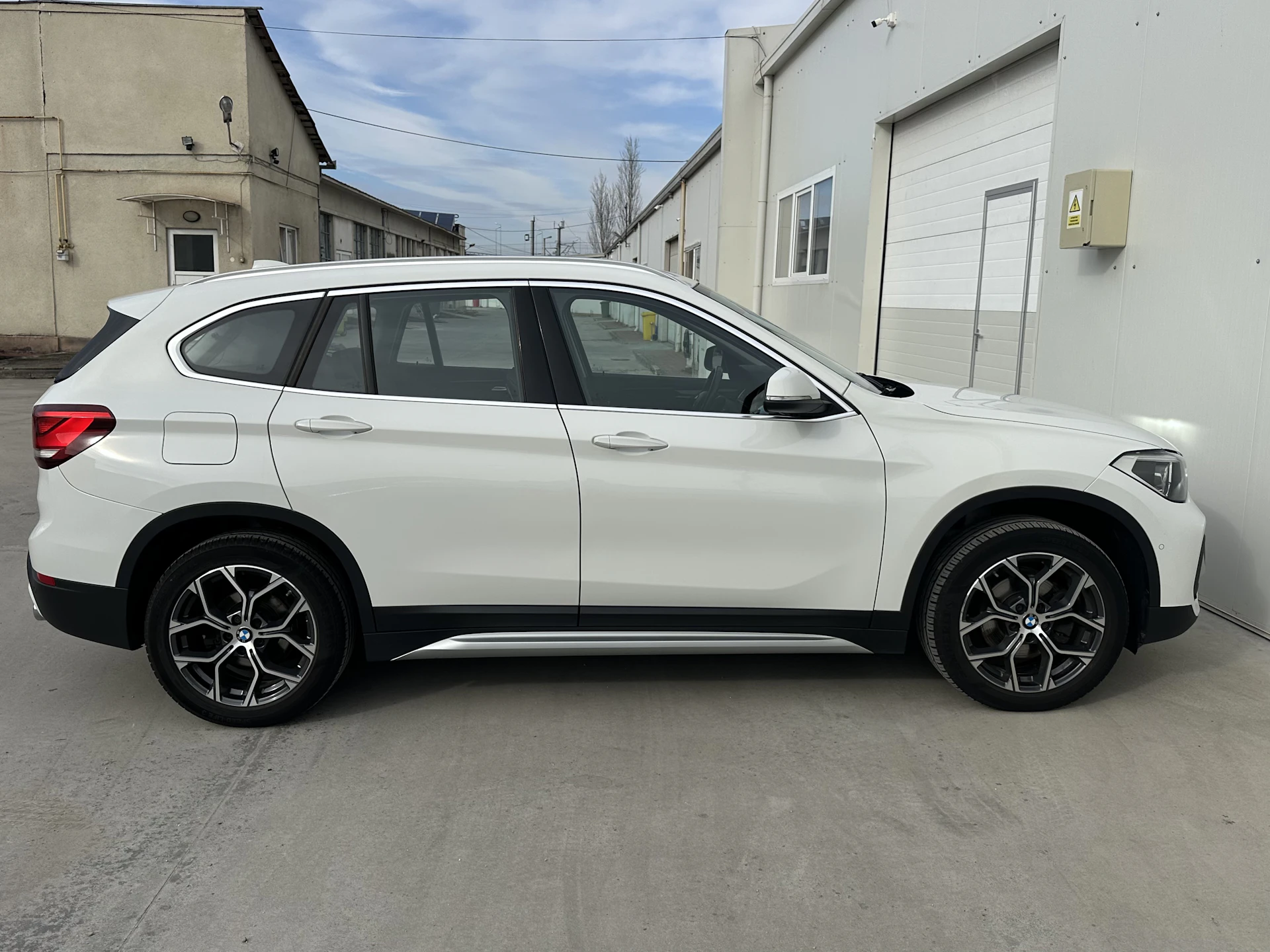 Car Image https://s3-gearspark.s3.amazonaws.com/uploads/user/100111/0ff56681389344b197913c7129edca00.webp