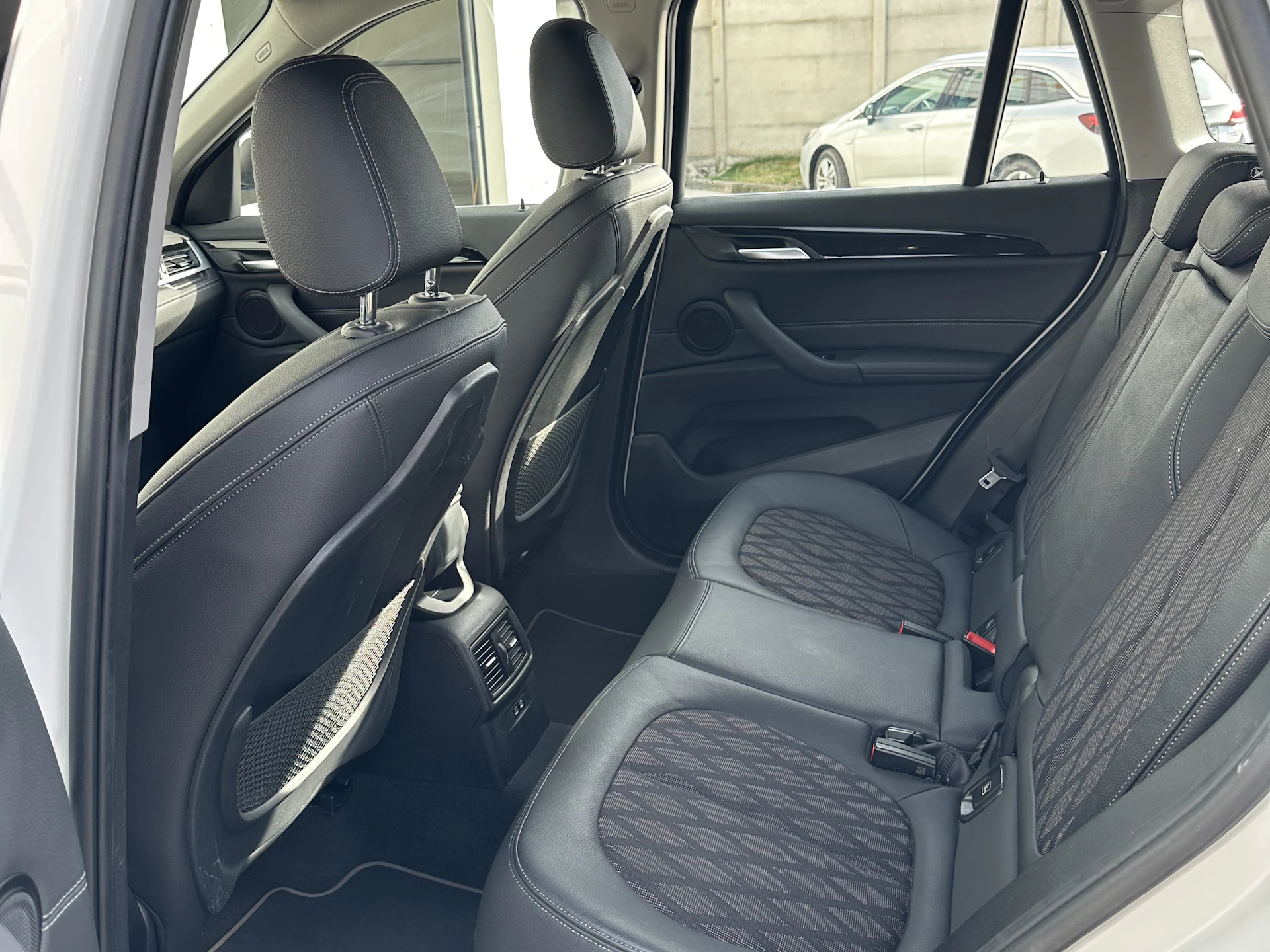 Car Image https://s3-gearspark.s3.amazonaws.com/uploads/user/100111/8e860b0b3fb549eab781a924d7b2564a.webp