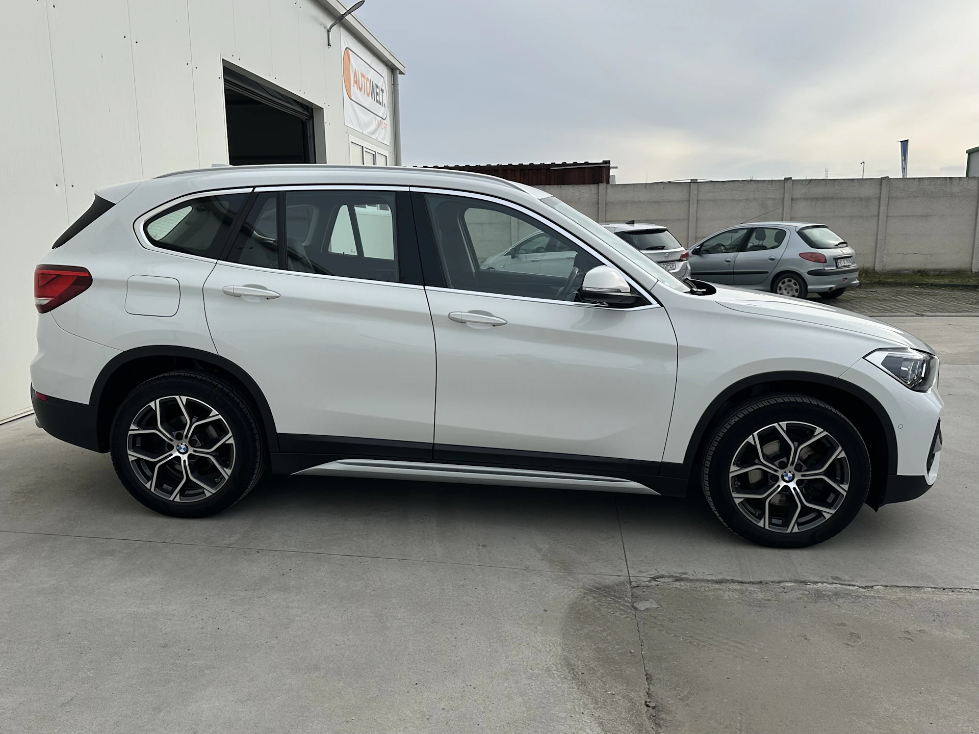 Car Image https://s3-gearspark.s3.amazonaws.com/uploads/user/100111/bbf917221ba6427b880a71484fad2c52.webp