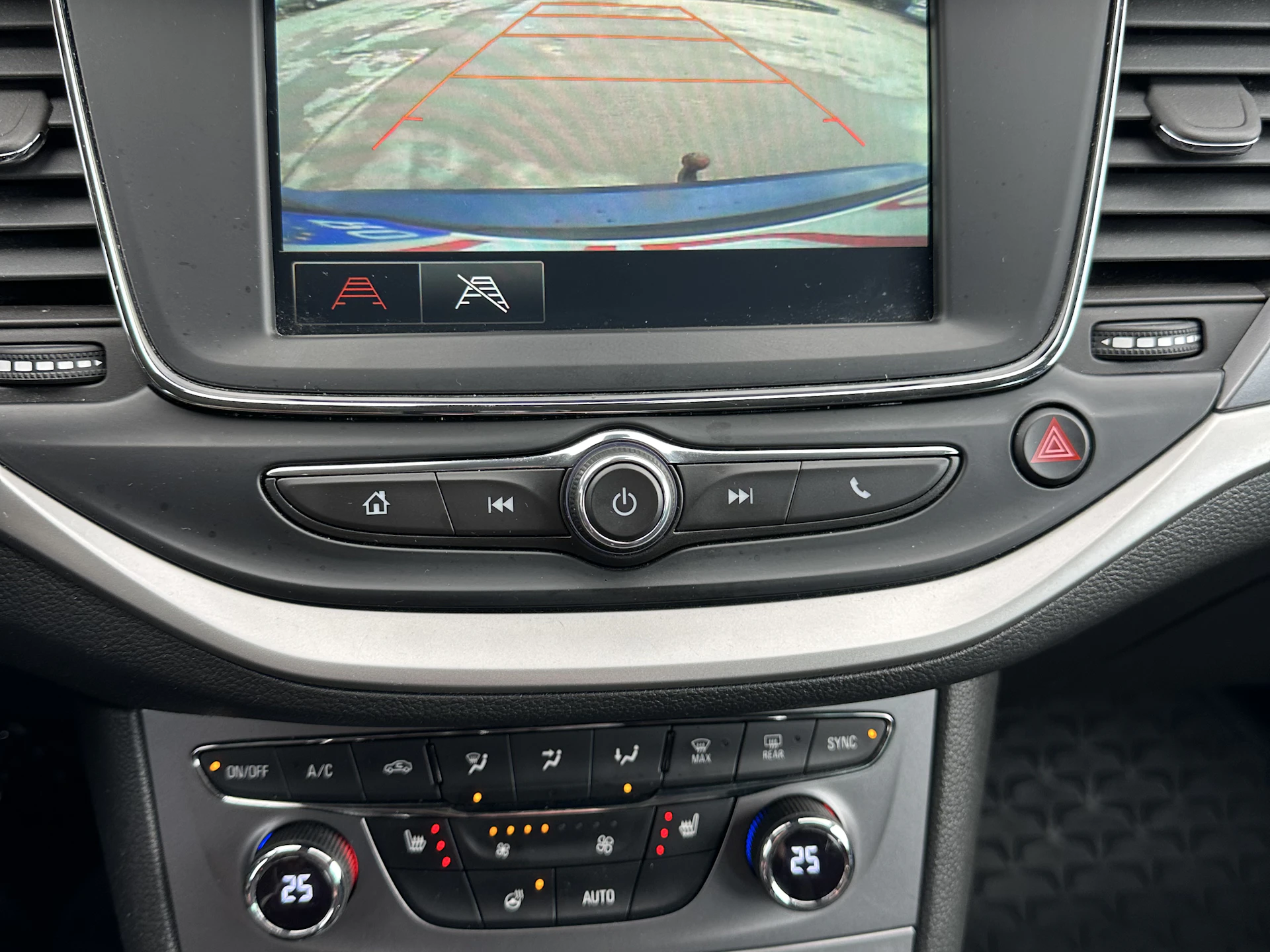 Car Image https://s3-gearspark.s3.amazonaws.com/uploads/user/100112/197d895a1cf24e438050b7c8e8e1d5e5.webp