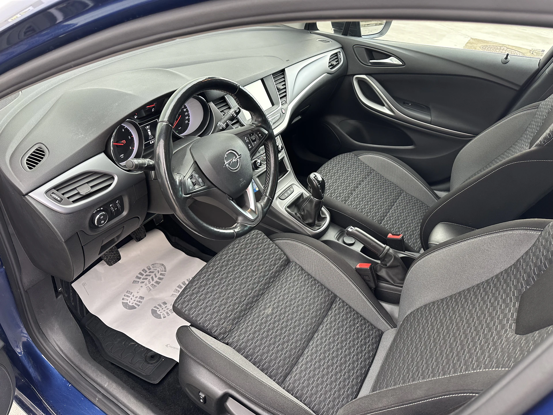 Car Image https://s3-gearspark.s3.amazonaws.com/uploads/user/100112/3946b593308c470ca2b40bedb385eaa7.webp