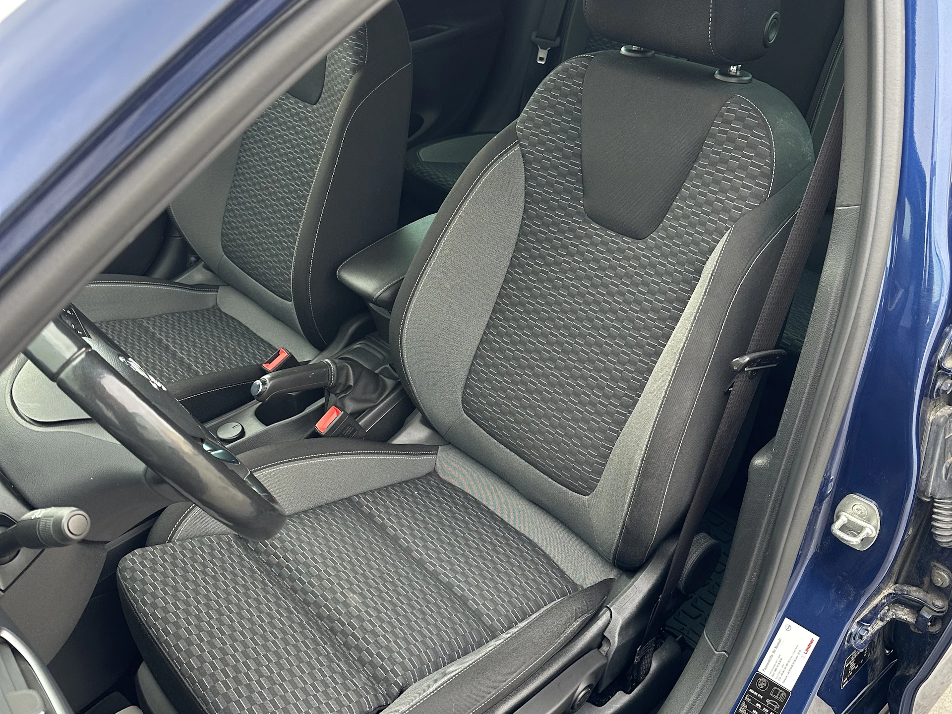 Car Image https://s3-gearspark.s3.amazonaws.com/uploads/user/100112/4ef345f1da40491a91c4f3c5a02f49ff.webp