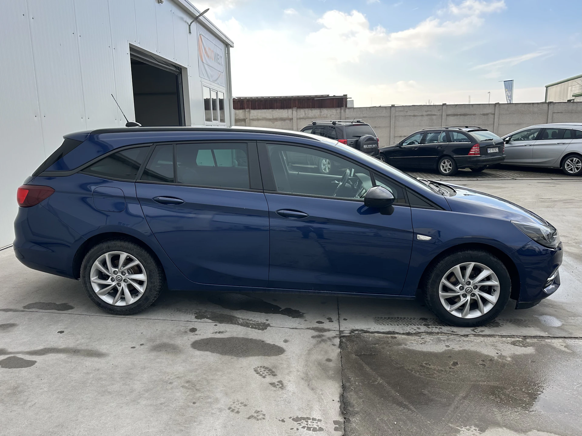 Car Image https://s3-gearspark.s3.amazonaws.com/uploads/user/100112/862903907ca949f5a67cb02fc42b96be.webp