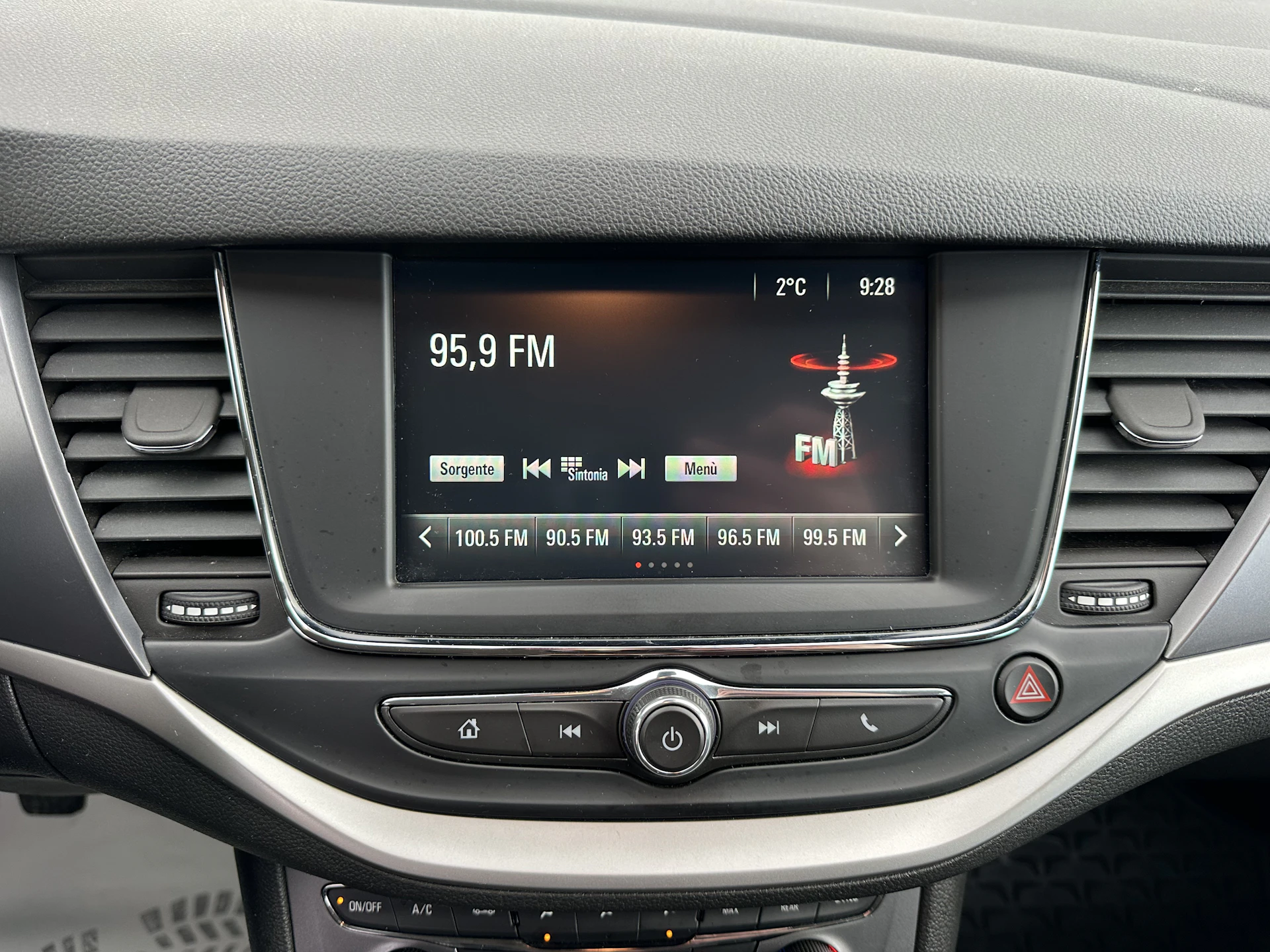 Car Image https://s3-gearspark.s3.amazonaws.com/uploads/user/100112/92ba2754c44747b59b7b861eba737066.webp