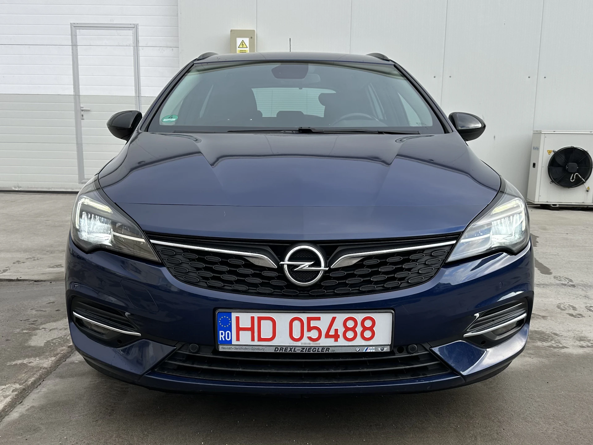 Car Image https://s3-gearspark.s3.amazonaws.com/uploads/user/100112/d522efb2242840fc80ef086ff82aefe9.webp