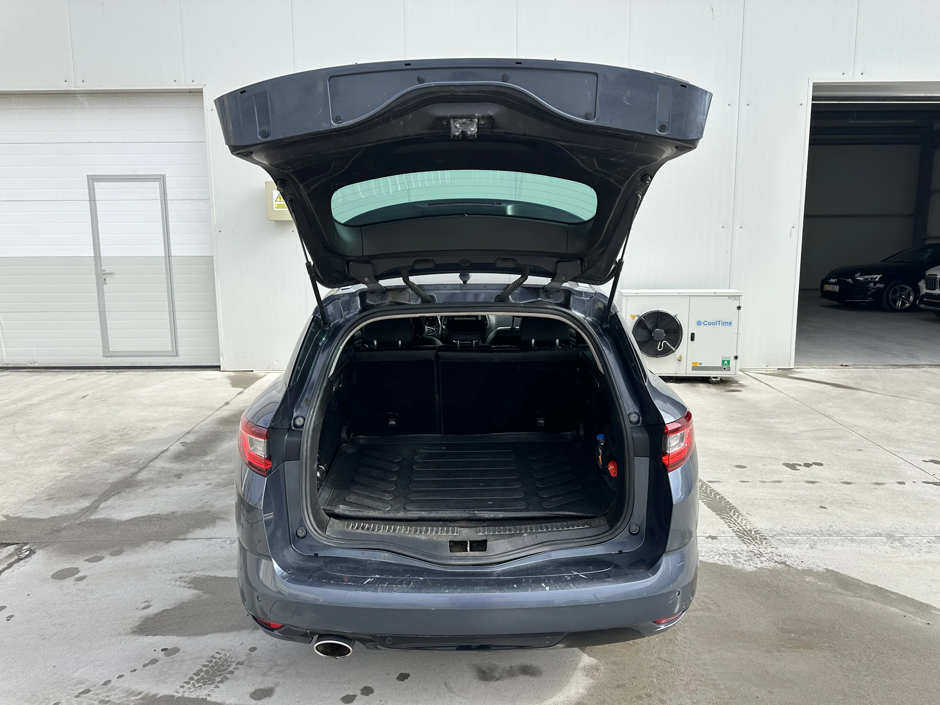 Car Image https://s3-gearspark.s3.amazonaws.com/uploads/user/100113/02f9e5bf8e5048a388df71dc14e9043f.webp