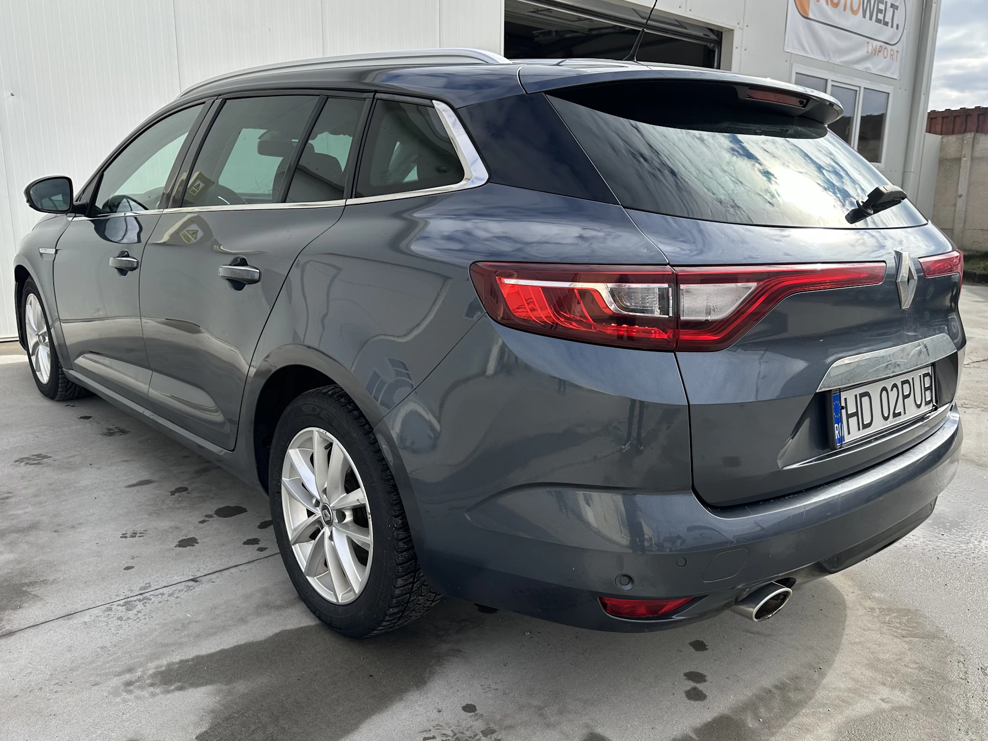 Car Image https://s3-gearspark.s3.amazonaws.com/uploads/user/100113/23c01c0e3f7c4077aaca721ce4139d5d.webp