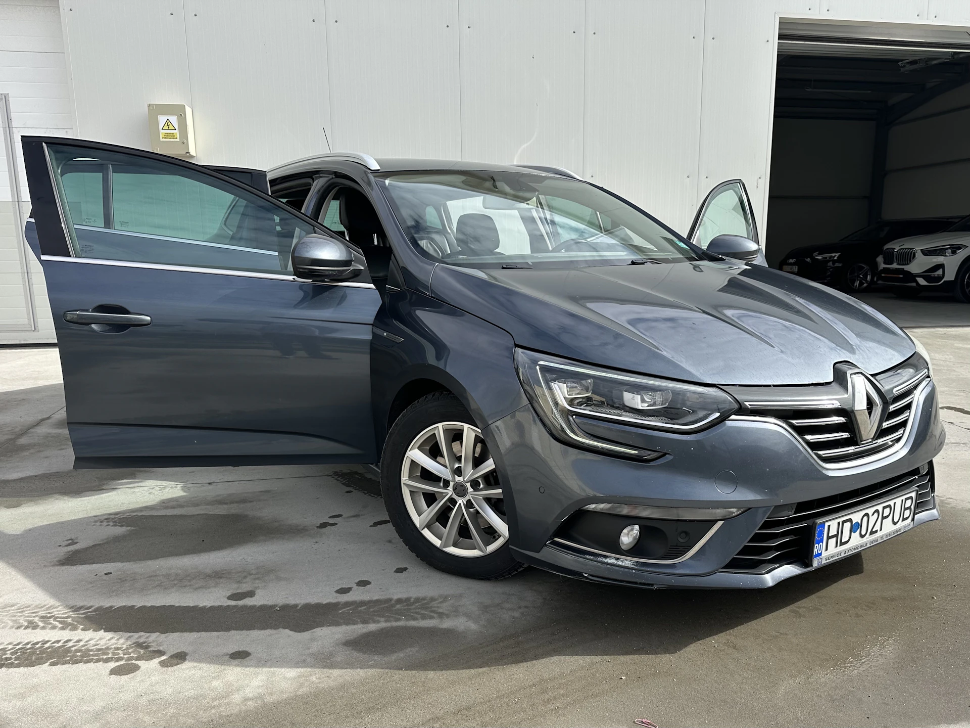 Car Image https://s3-gearspark.s3.amazonaws.com/uploads/user/100113/4858b6bd00724ac5b5e33e4ed1905365.webp