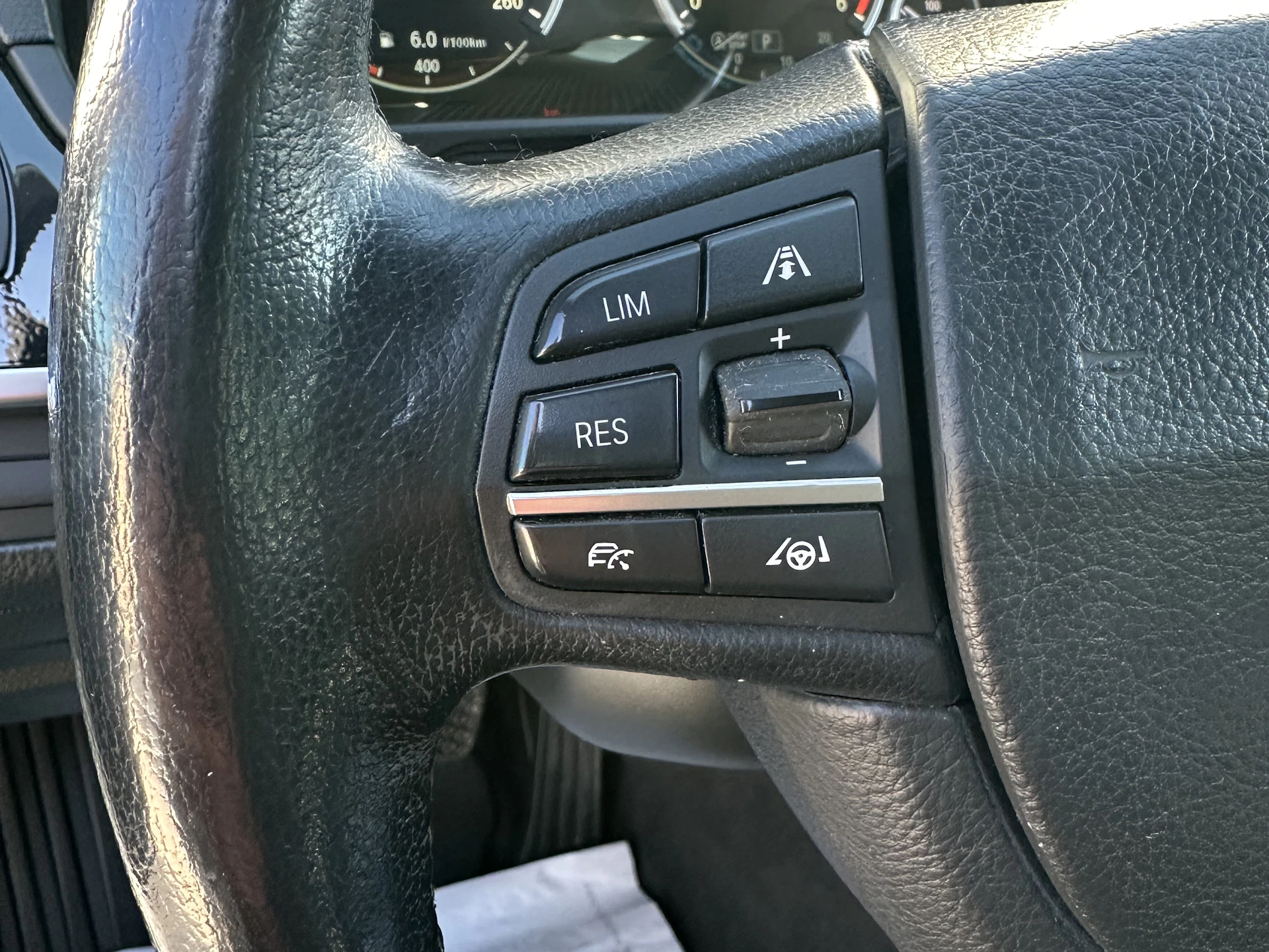 Car Image https://s3-gearspark.s3.amazonaws.com/uploads/user/100114/38dbb5d42c8f4627917c6a83892f249b.webp