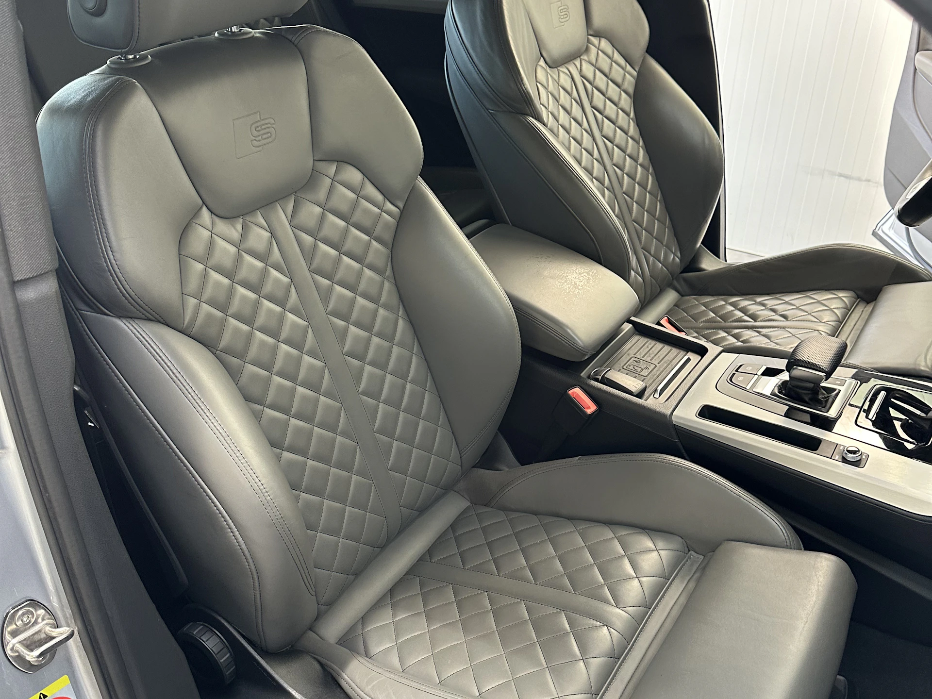 Car Image https://s3-gearspark.s3.amazonaws.com/uploads/user/100115/9c3a04c292594ca7ac4277b6e77623aa.webp