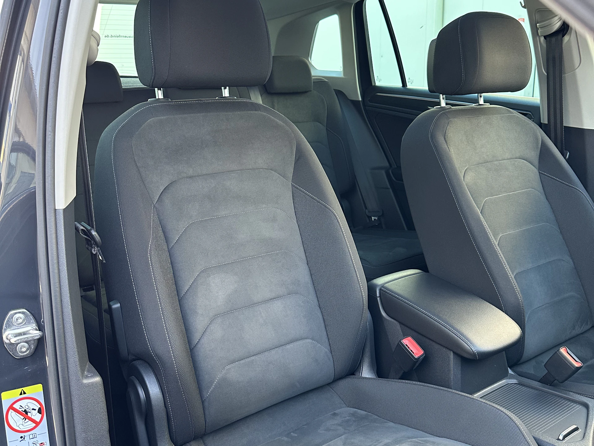 Car Image https://s3-gearspark.s3.amazonaws.com/uploads/user/100116/148108fb3ea74f1cab2e391a26e1b158.webp