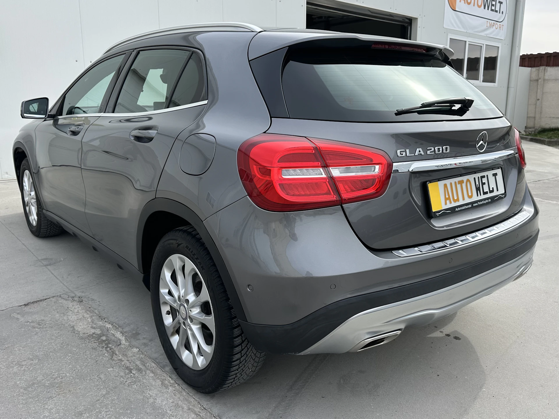 Car Image https://s3-gearspark.s3.amazonaws.com/uploads/user/100119/640139fe2d97453e966fc12373726aa9.webp